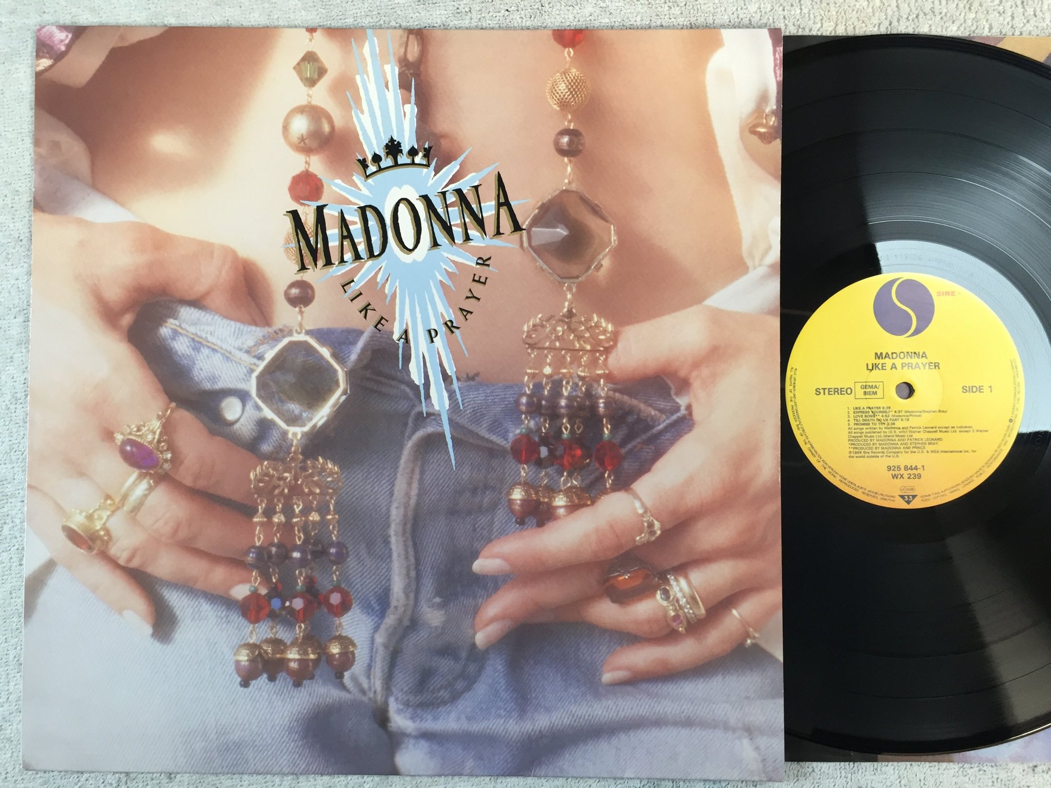 Omslagsbild för skivan MADONNA like a prayer LP Ger SIRE 925844-1