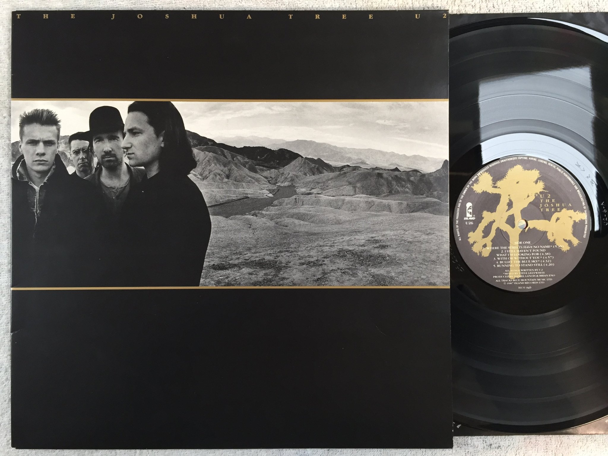 Omslagsbild för skivan U2 the Joshua three LP -87 ncb ISLAND U 26