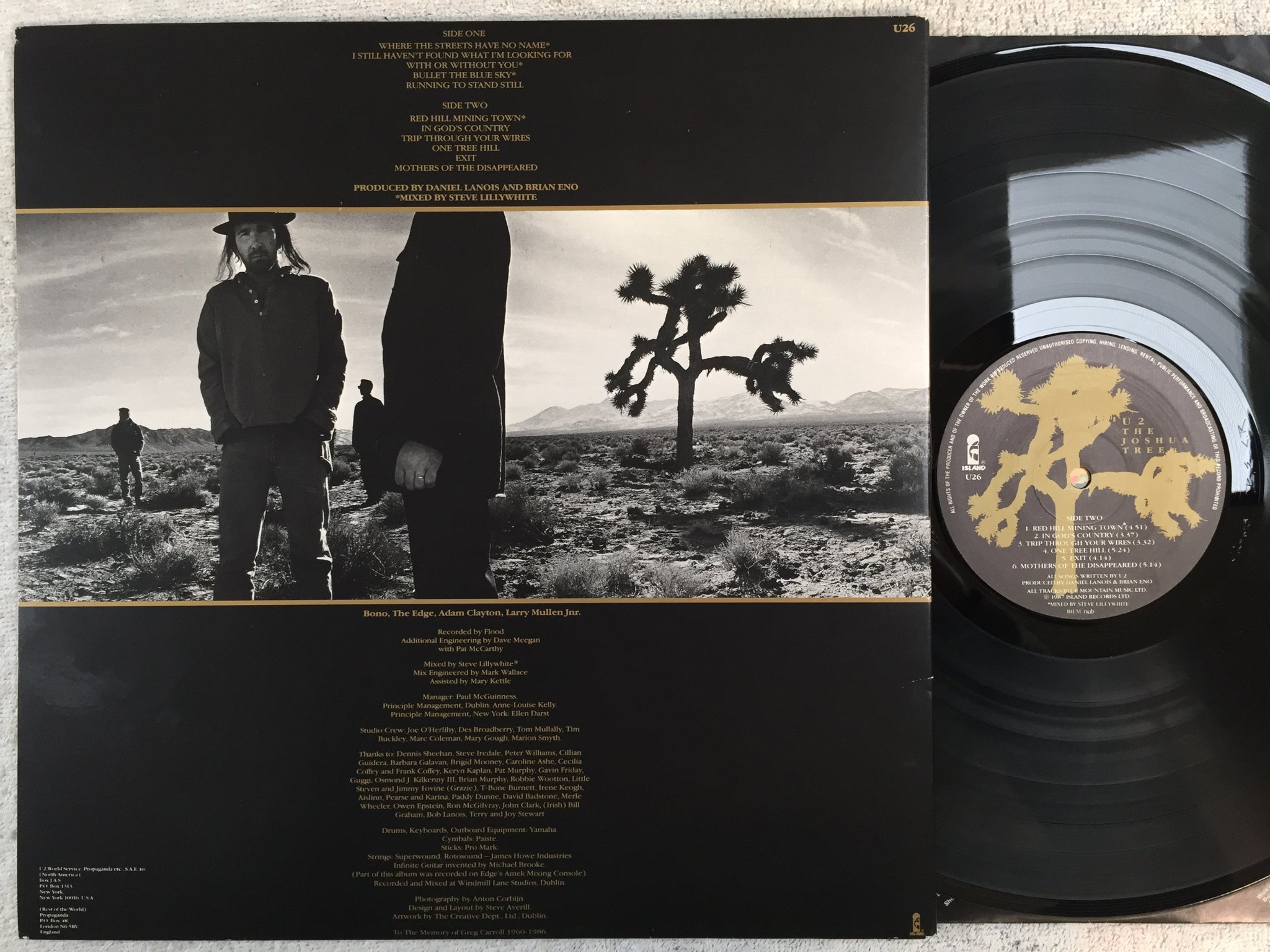 Omslagsbild för skivan U2 the Joshua three LP -87 ncb ISLAND U 26