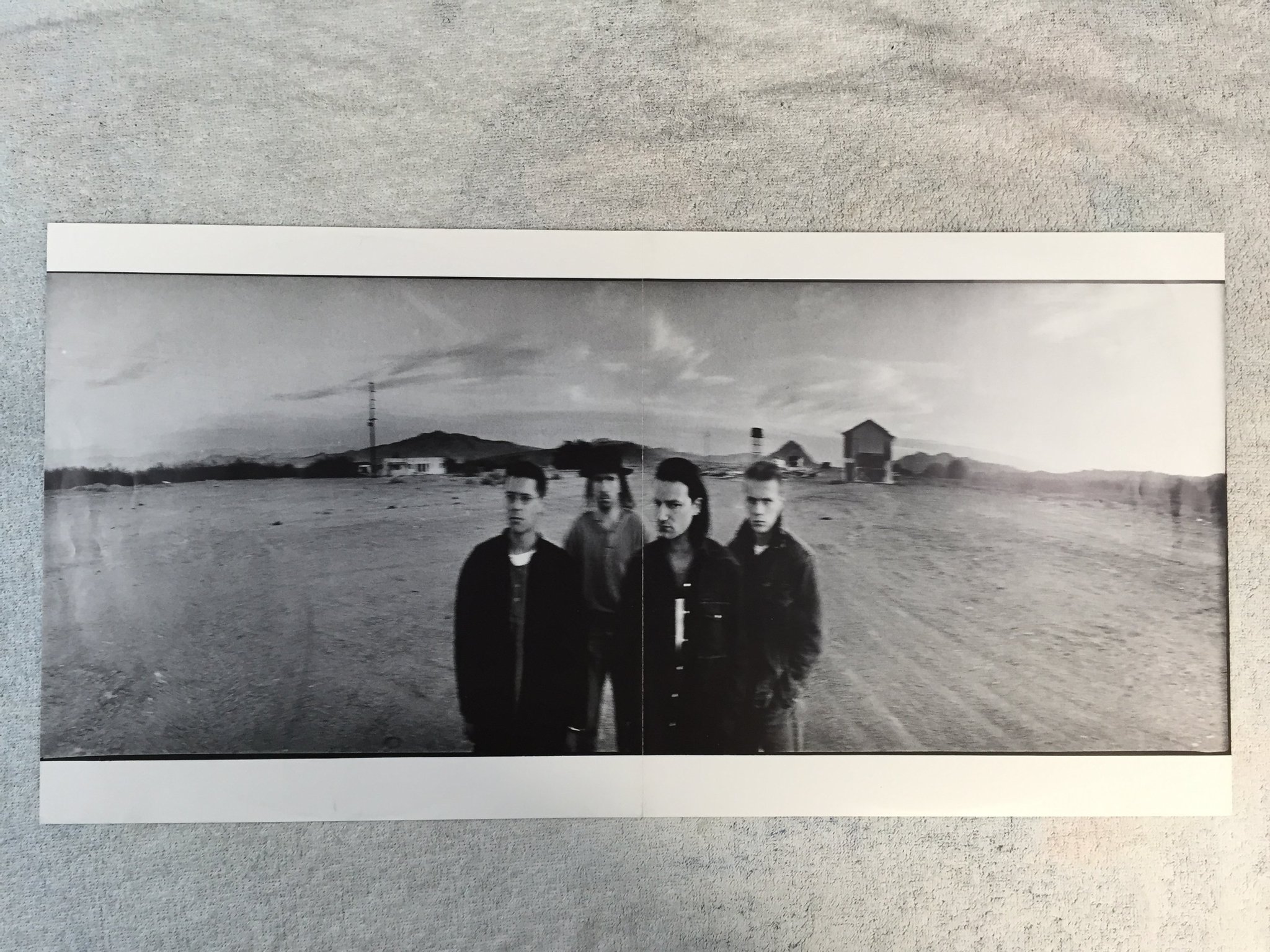 Omslagsbild för skivan U2 the Joshua three LP -87 ncb ISLAND U 26