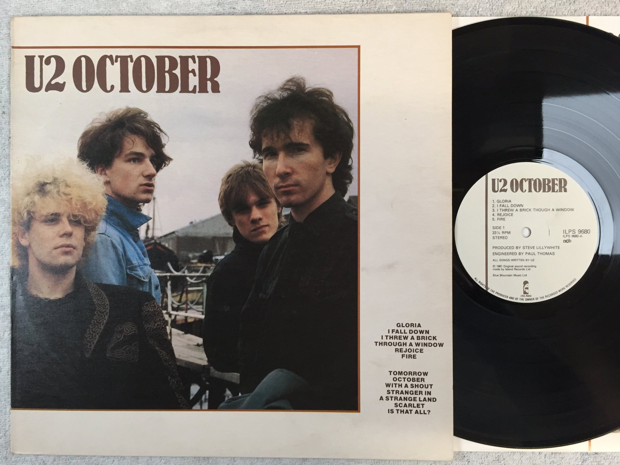 Omslagsbild för skivan U2 october LP -81 ncb ISLAND ILPS 9680