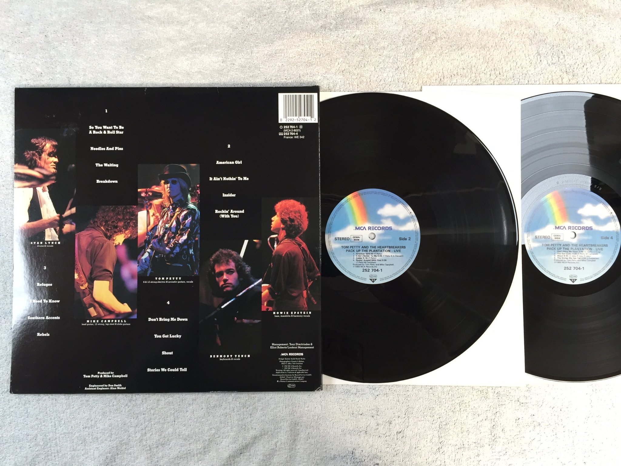 Omslagsbild för skivan TOM PETTY & THE HEARTBREAKERS pack up the plantation 2xLP -85 Ger MCA 252 704-1