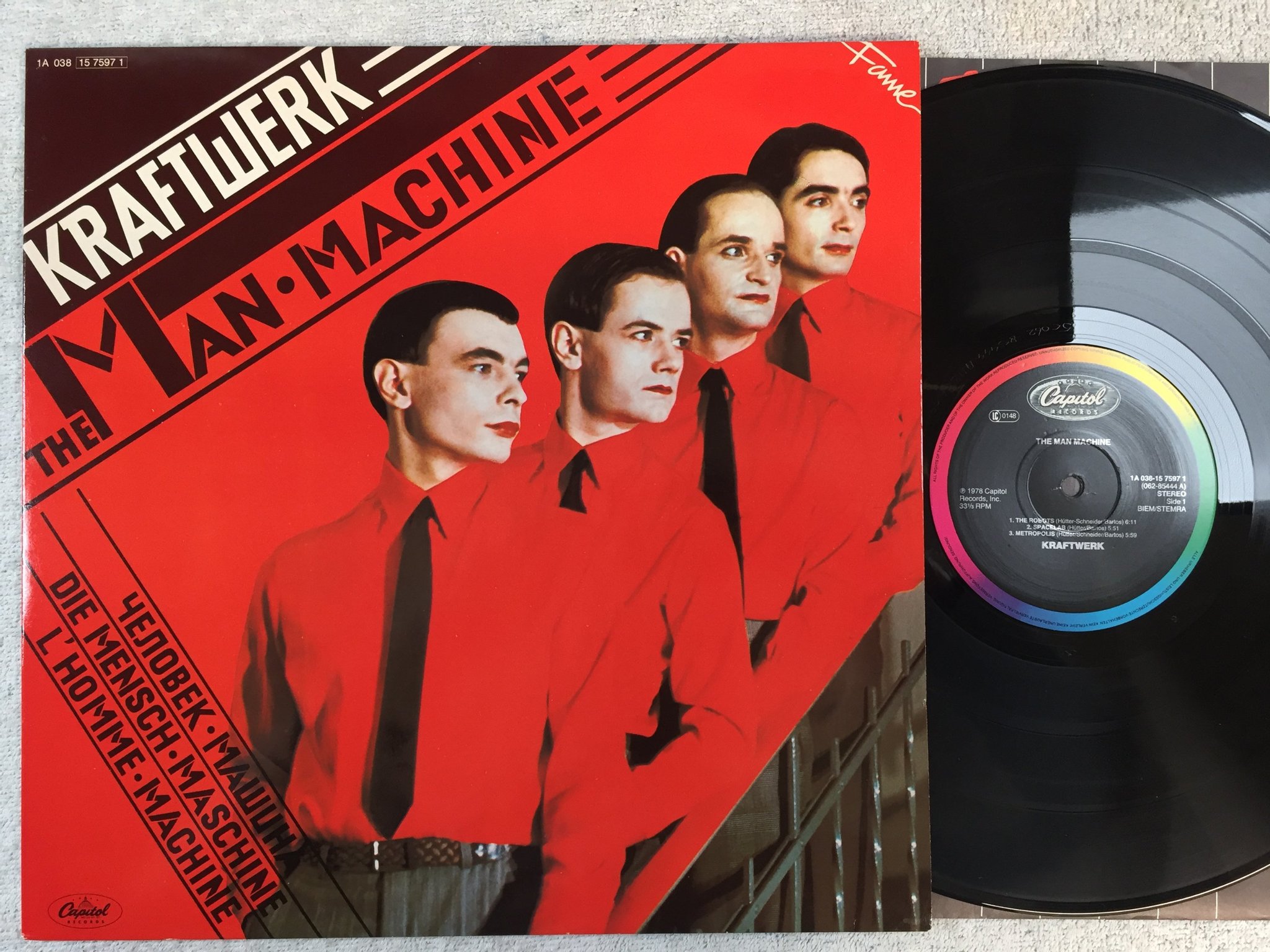 Omslagsbild för skivan KRAFTWERK the man machine LP re Hol CAPITOL / FAME 1A 038-1575971