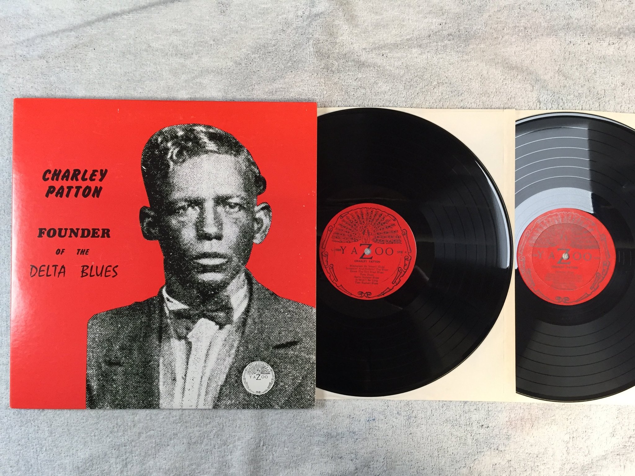 Omslagsbild för skivan CHARLEY PATTON founder of the Delta blues 2xLP US YAZOO L-1020 