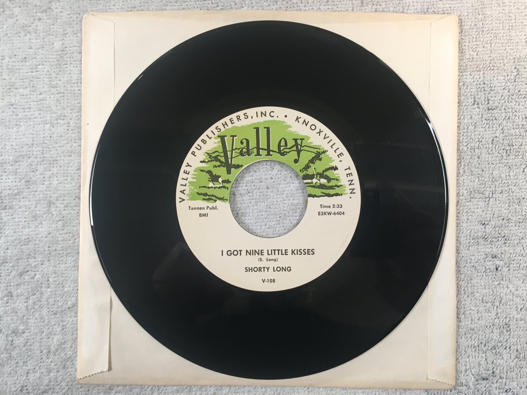Omslagsbild för skivan SHORTY LONG I Got Nine Little Kisses 7"single US VALLEY V-108