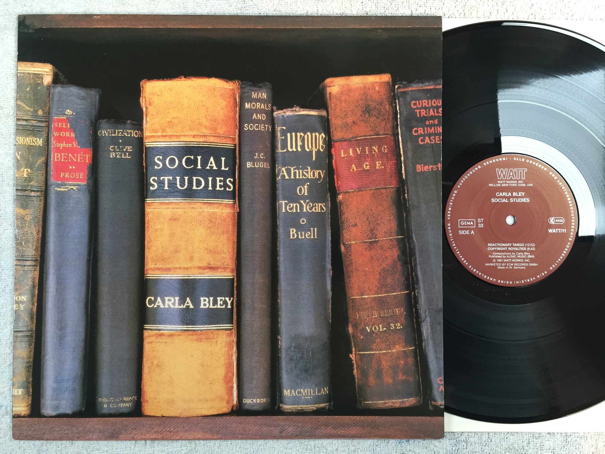 Omslagsbild för skivan CARLA BLEY social studies LP -81 Ger WATT/11