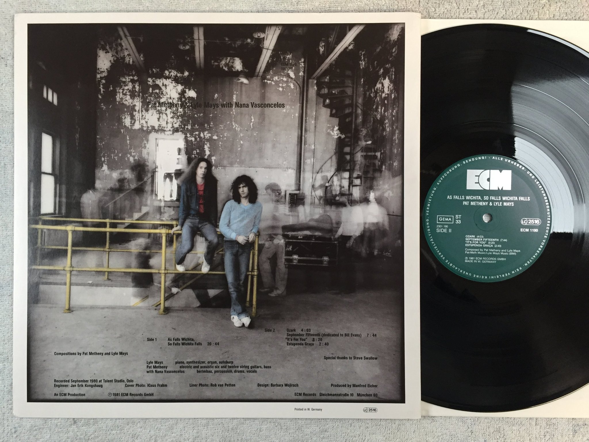 Omslagsbild för skivan PAT METHENY GROUP as falls wichita... LP -81 Ger ECM 1190