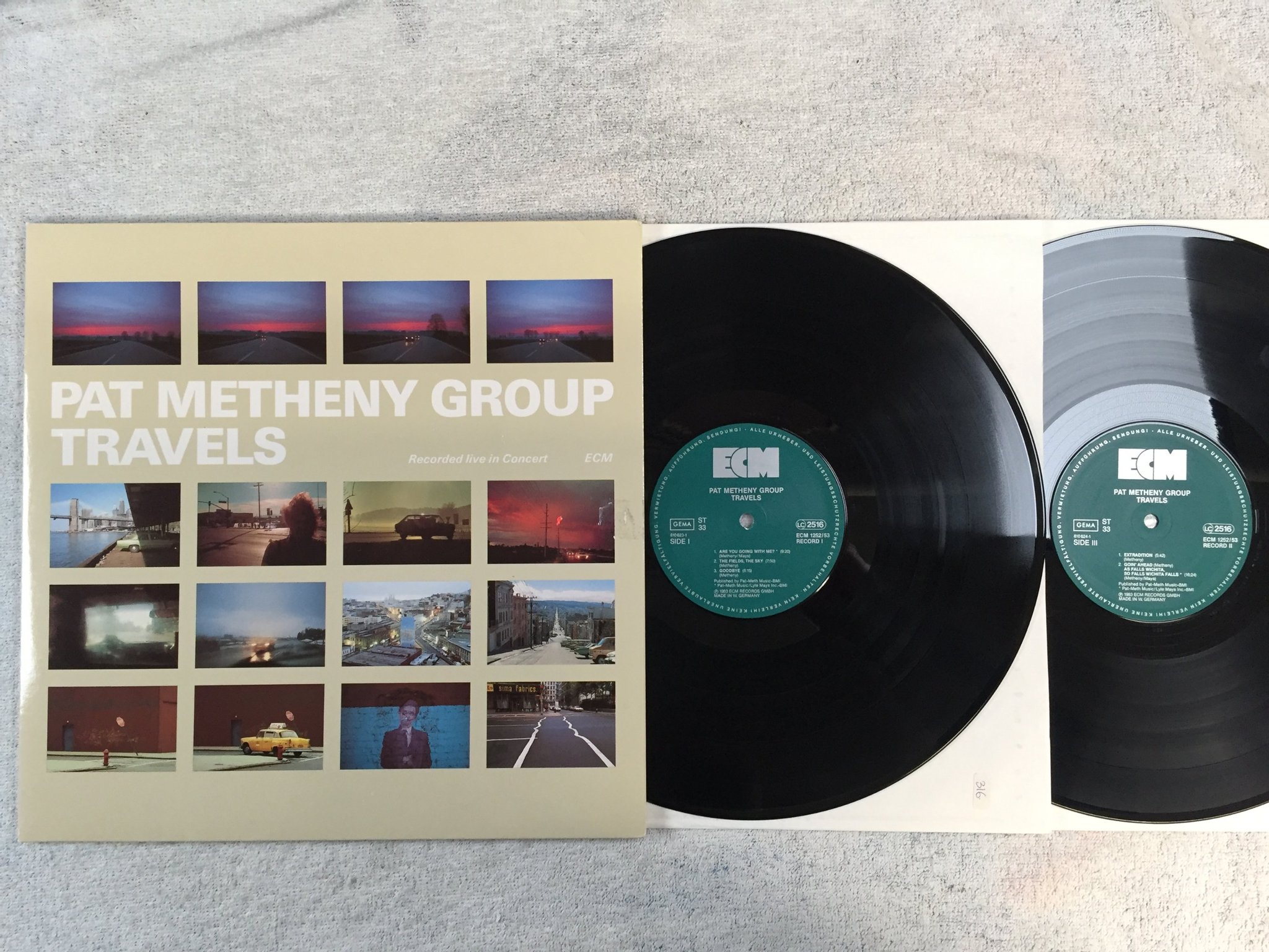 Omslagsbild för skivan PAT METHENY GROUP travels 2xLP -83 Ger ECM 1252/53