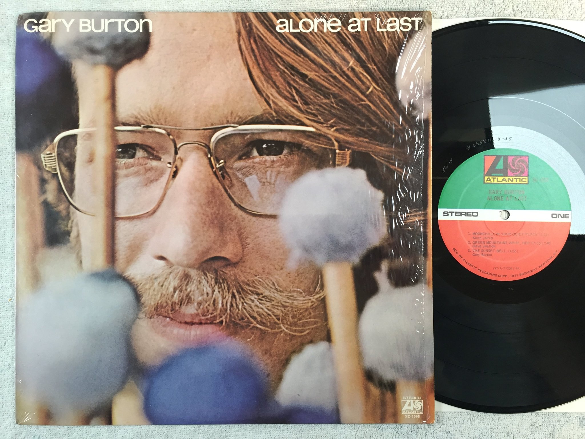 Omslagsbild för skivan GARY BURTON alone at last LP -71 US ATLANTIC SD 1598