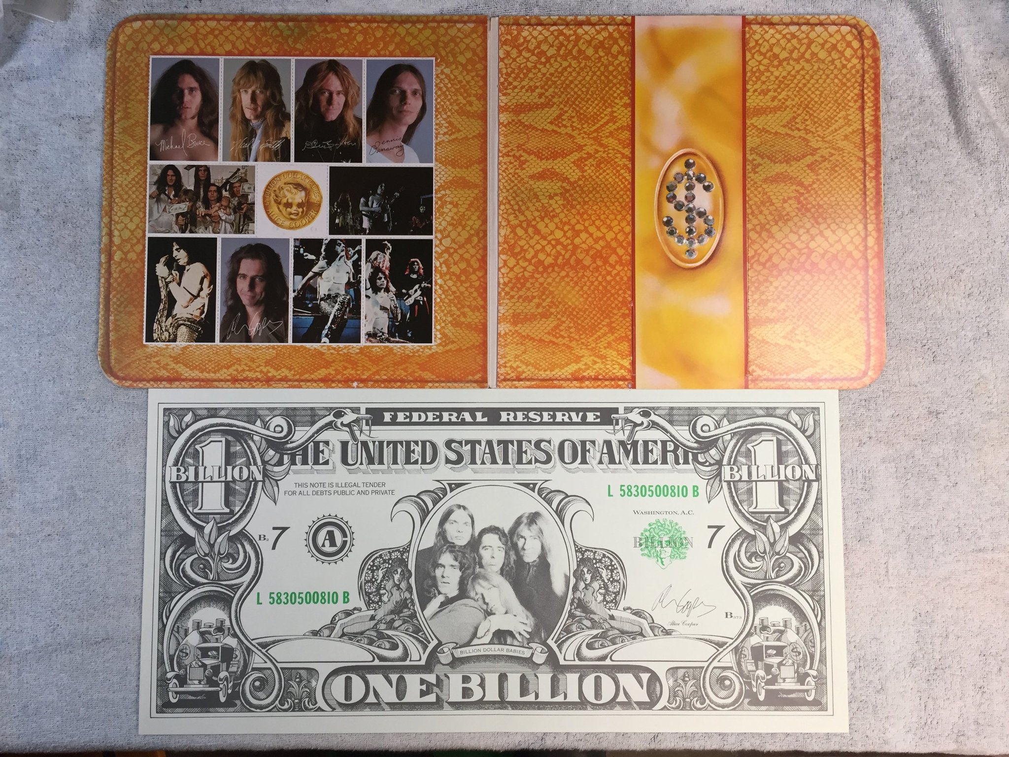Omslagsbild för skivan ALICE COOPER billion dollar babies LP -73 Ger WARNER BROS w/ the bill