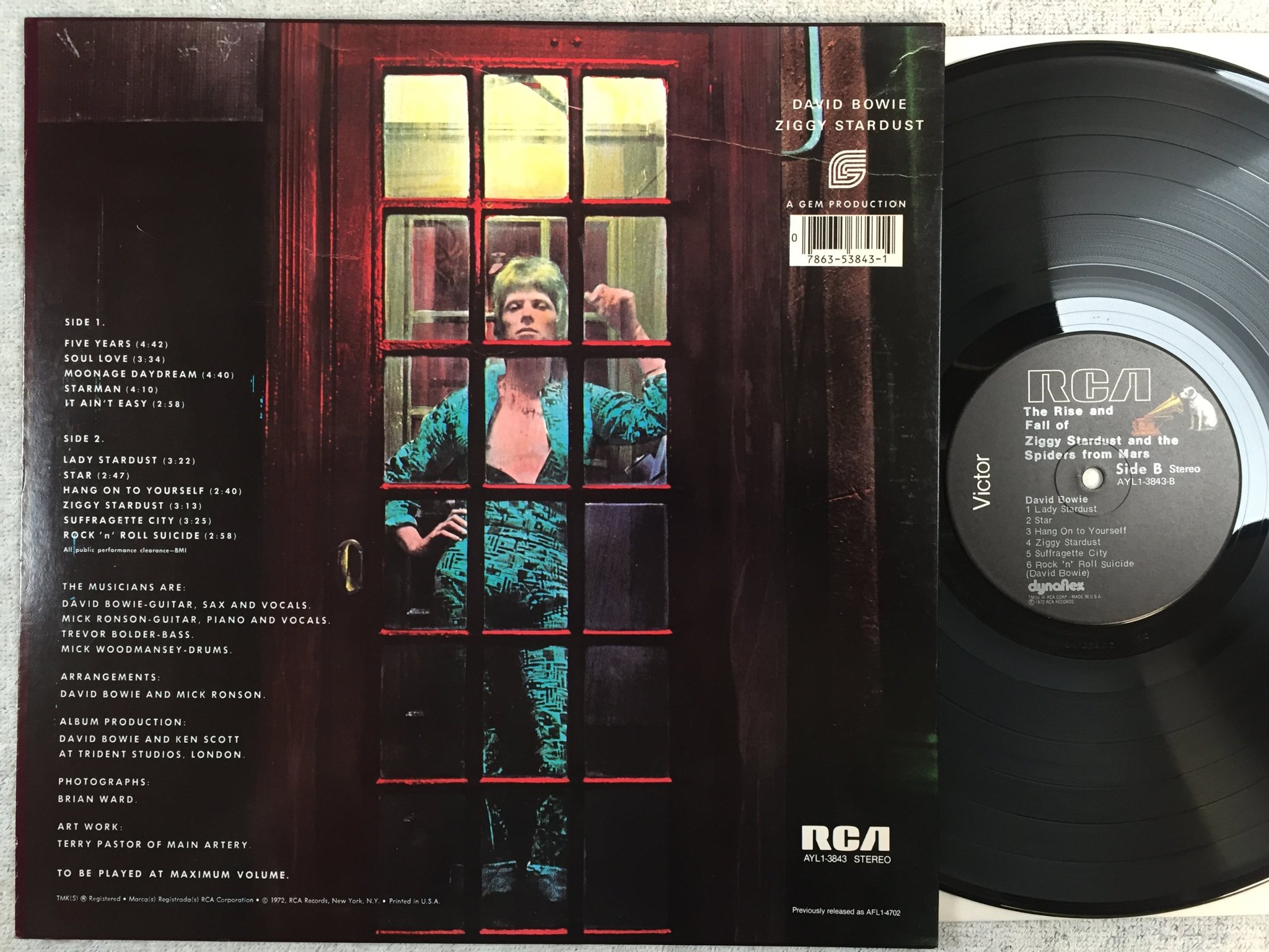 Omslagsbild för skivan David Bowie - the rise and fall of Ziggy Stardust.. LP re US RCA AYL1-3843