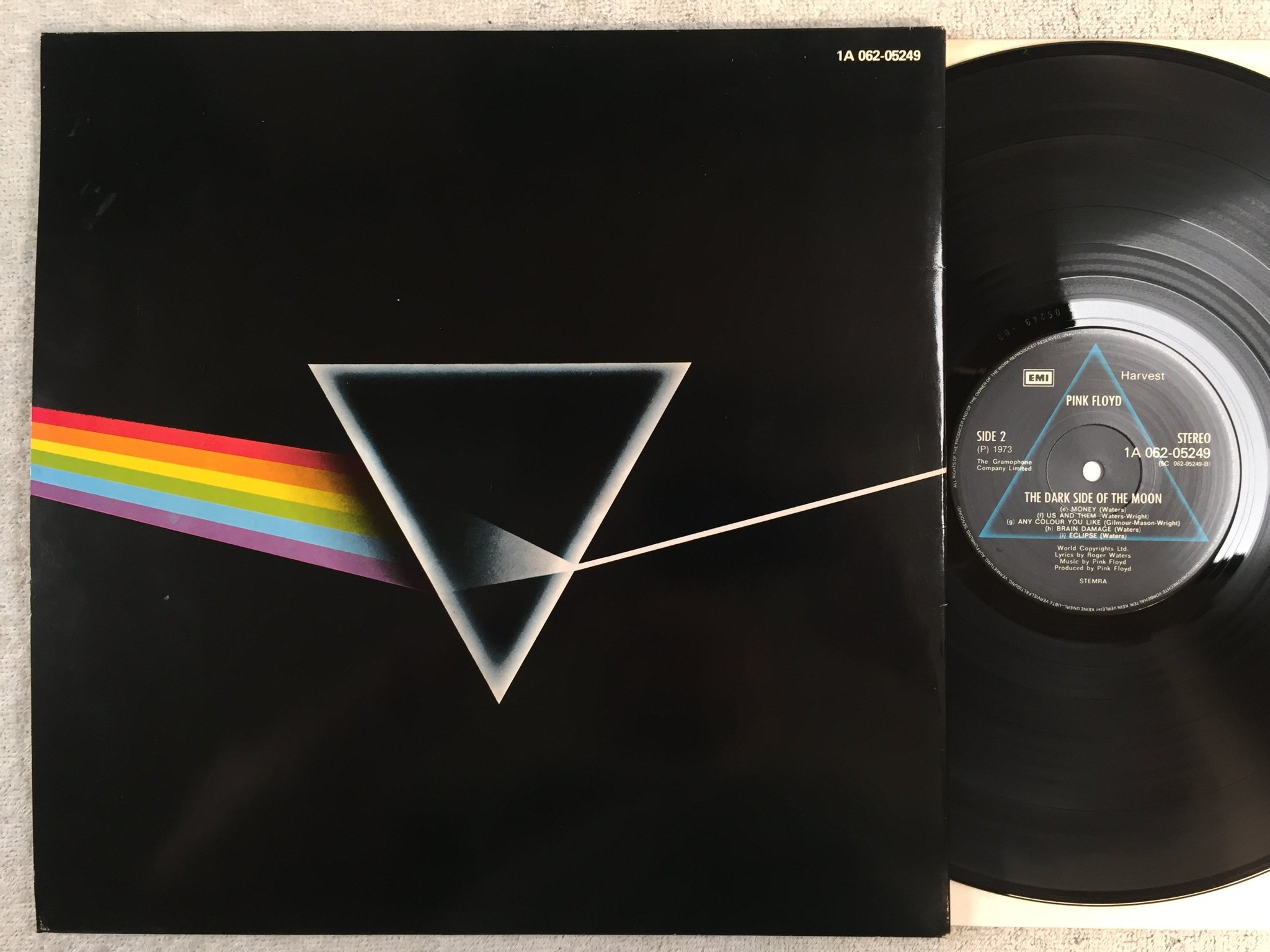 Omslagsbild för skivan Pink Floyd the dark side of the moon LP re Hol EMI/HARVEST 1A 062-05249