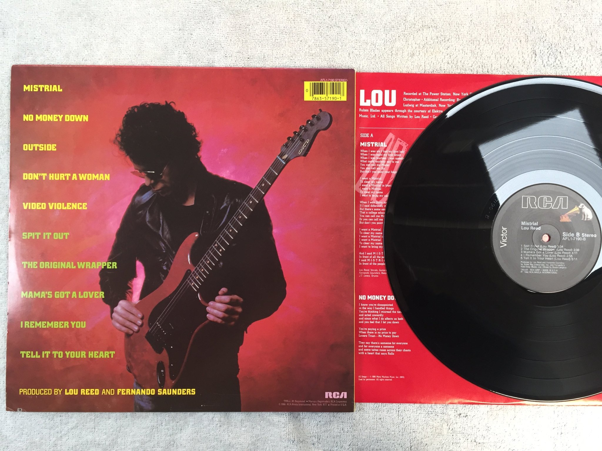 Omslagsbild för skivan LOU REED mistrial LP -86 US RCA AFG1-7190 