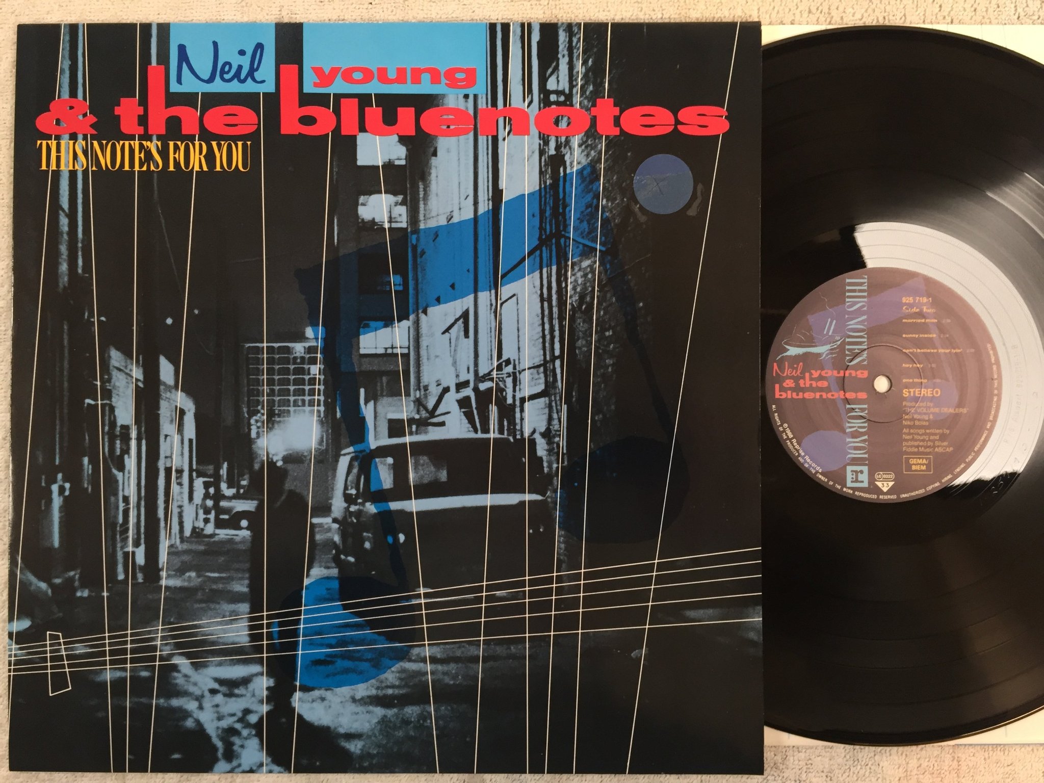 Omslagsbild för skivan Neil Young & the bluenotes - the notes for you LP -88 REPRISE 925 719-1