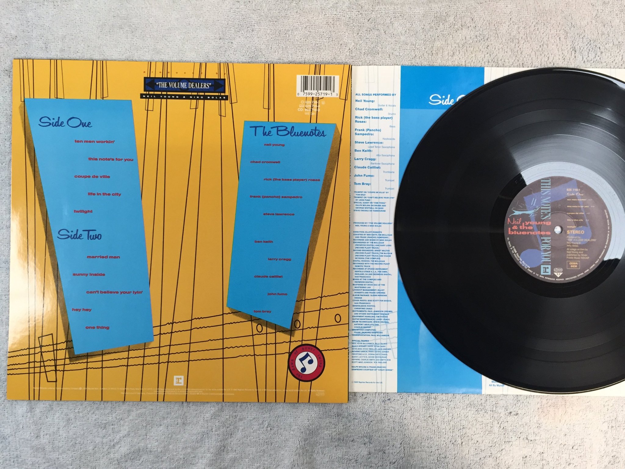 Omslagsbild för skivan Neil Young & the bluenotes - the notes for you LP -88 REPRISE 925 719-1