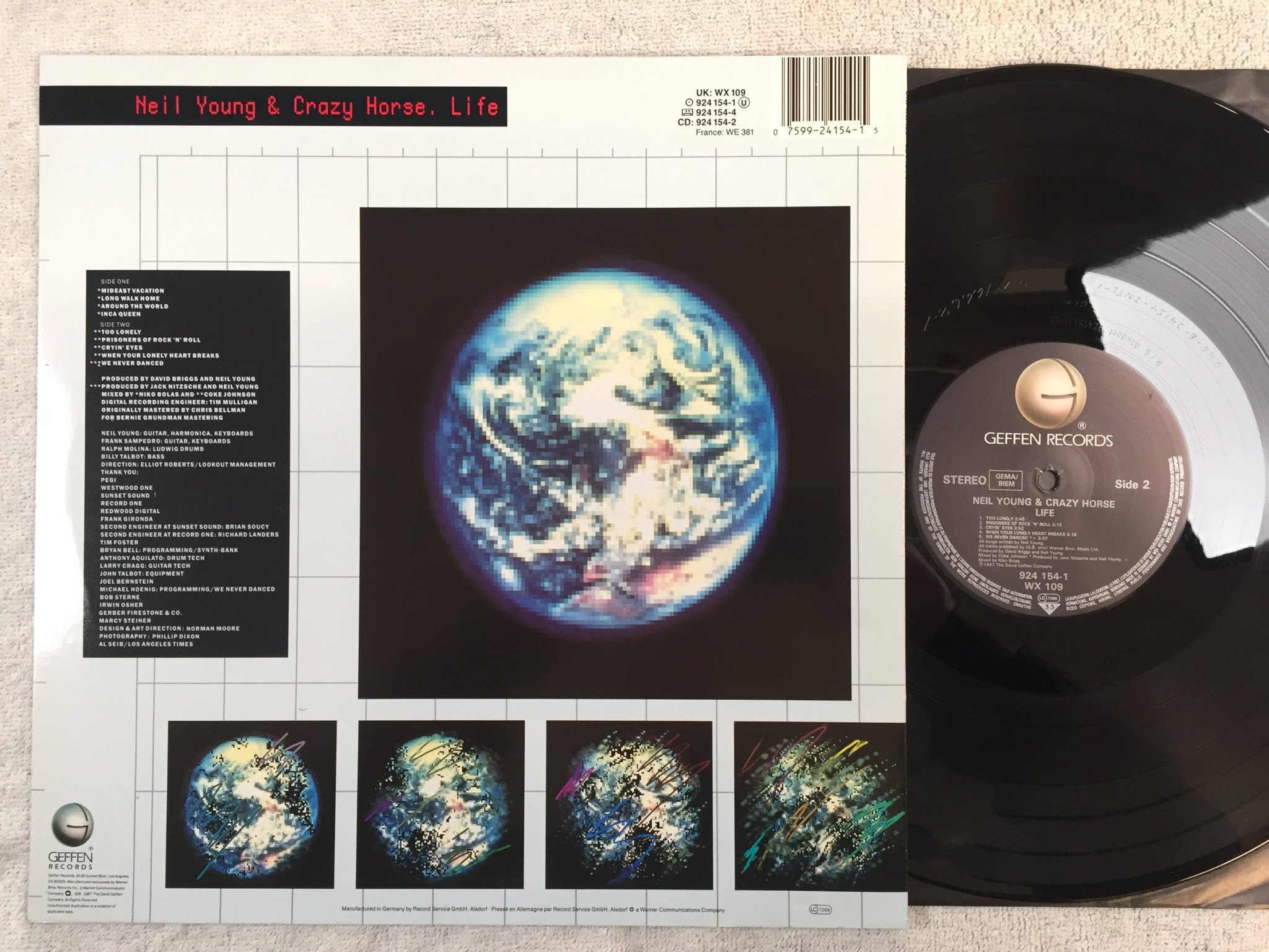 Omslagsbild för skivan Neil Young & Crazy Horse - life  LP -87 GEFFEN 924 154-1