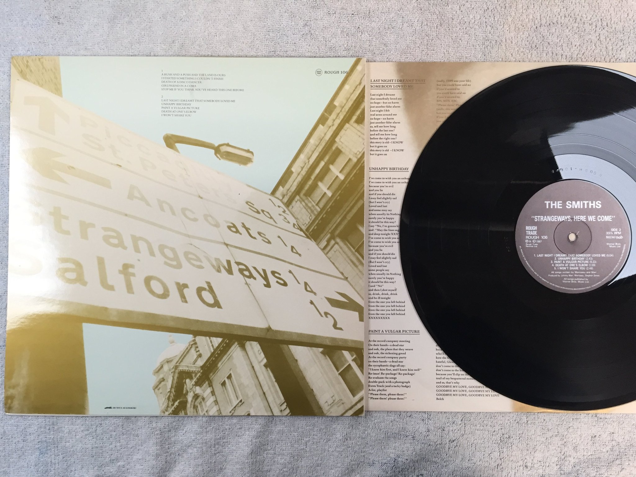 Omslagsbild för skivan THE SMITHS strangeways., here we come LP -87 ncb ROUGH 106