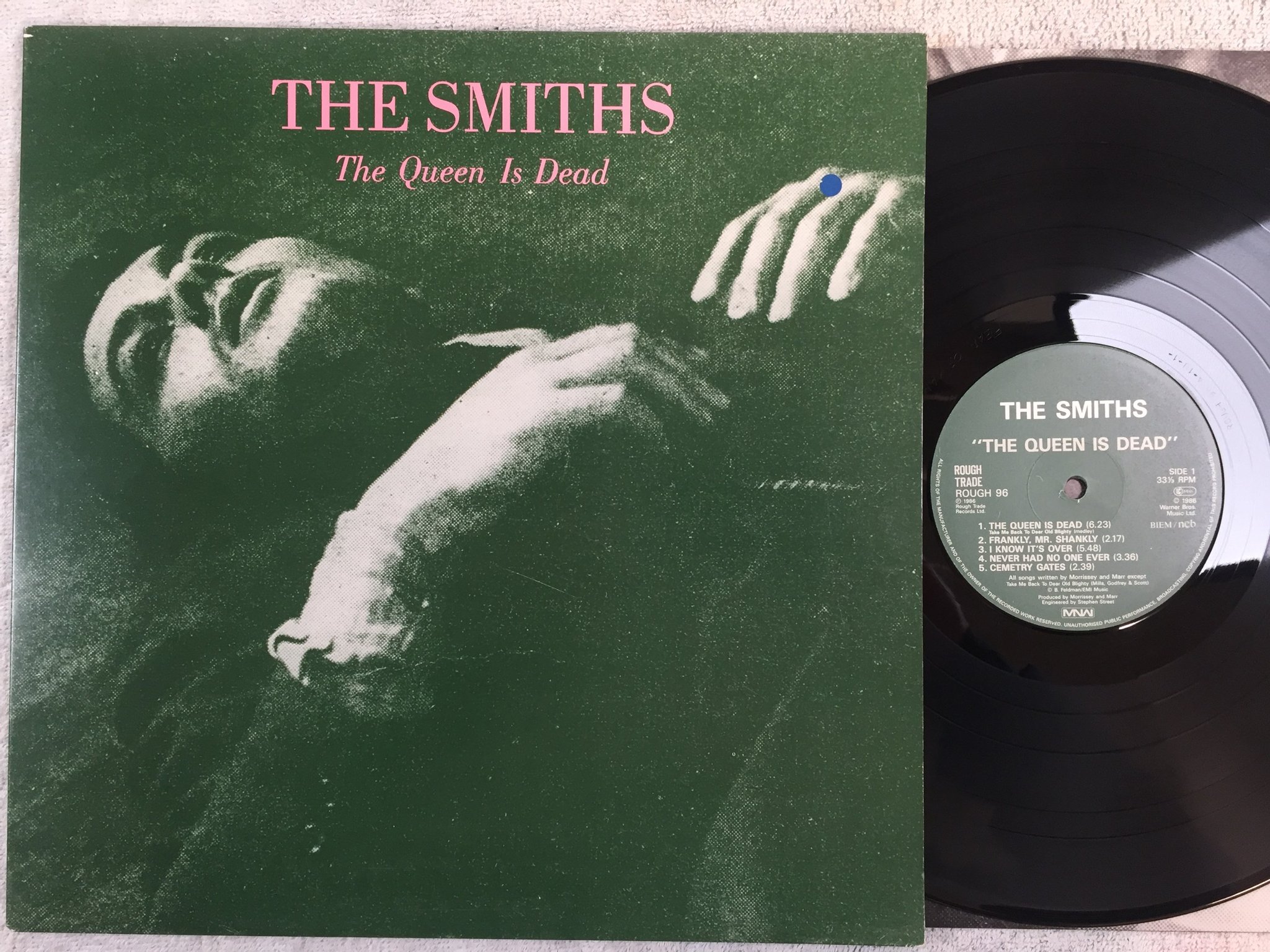 Omslagsbild för skivan THE SMITHS the queen is dead LP -86 ncb ROUGH 96