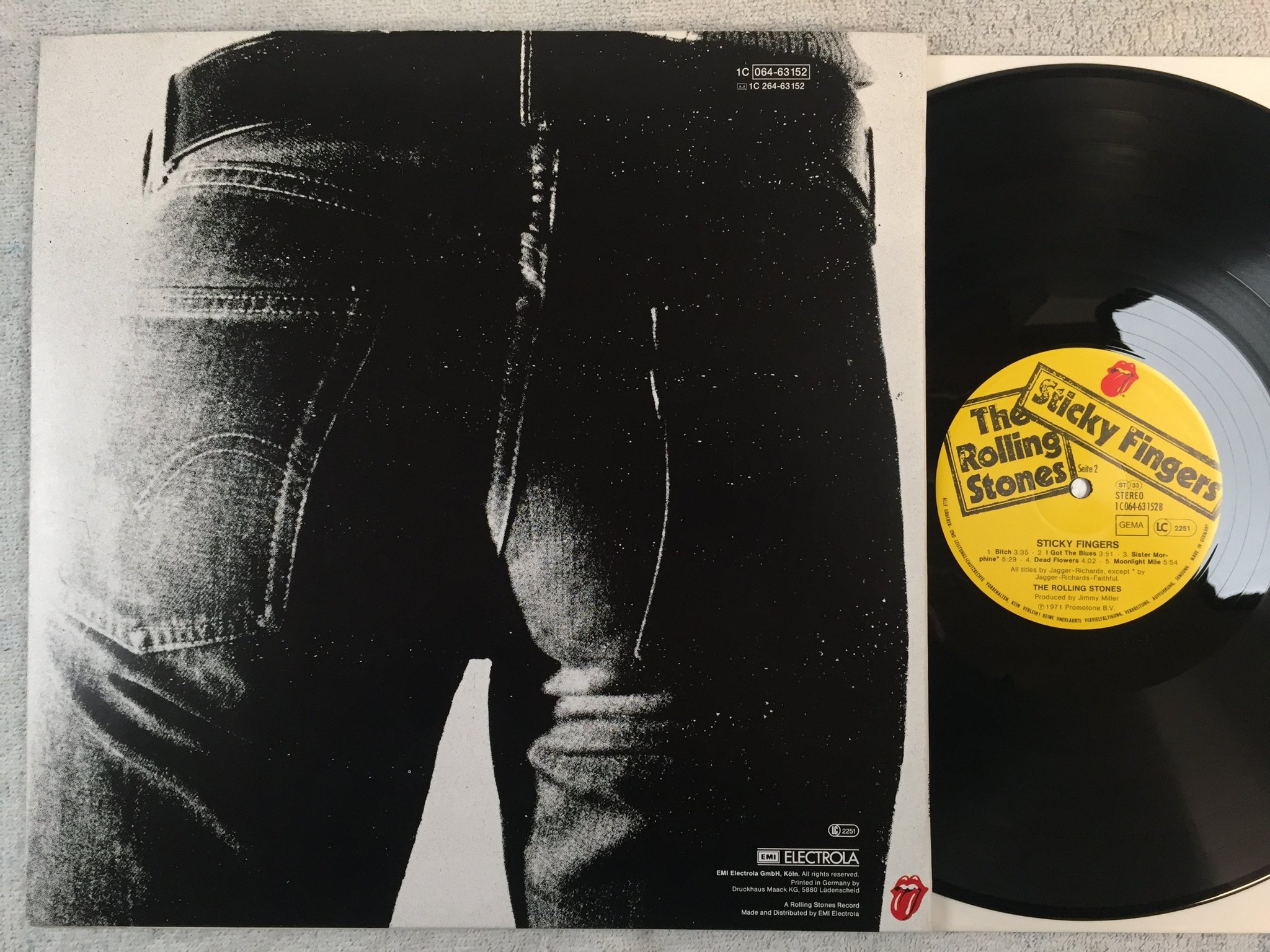 Omslagsbild för skivan THE ROLLING STONES sticky fingers LP GEMA 1C 064-63152 Andy Warhol cover art