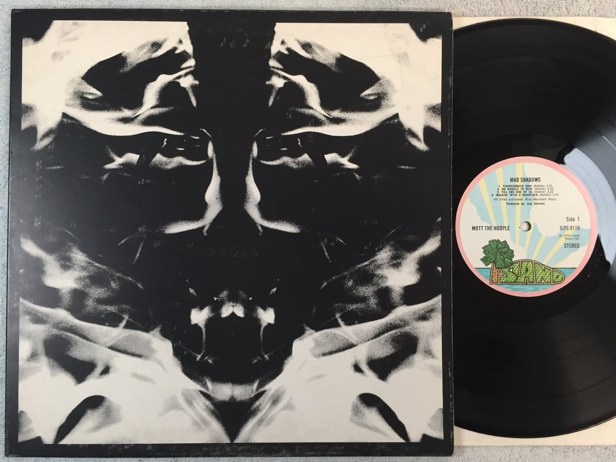 Omslagsbild för skivan MOTT THE HOOPLE  mad shadows LP -70 UK ISLAND ILPS 9119