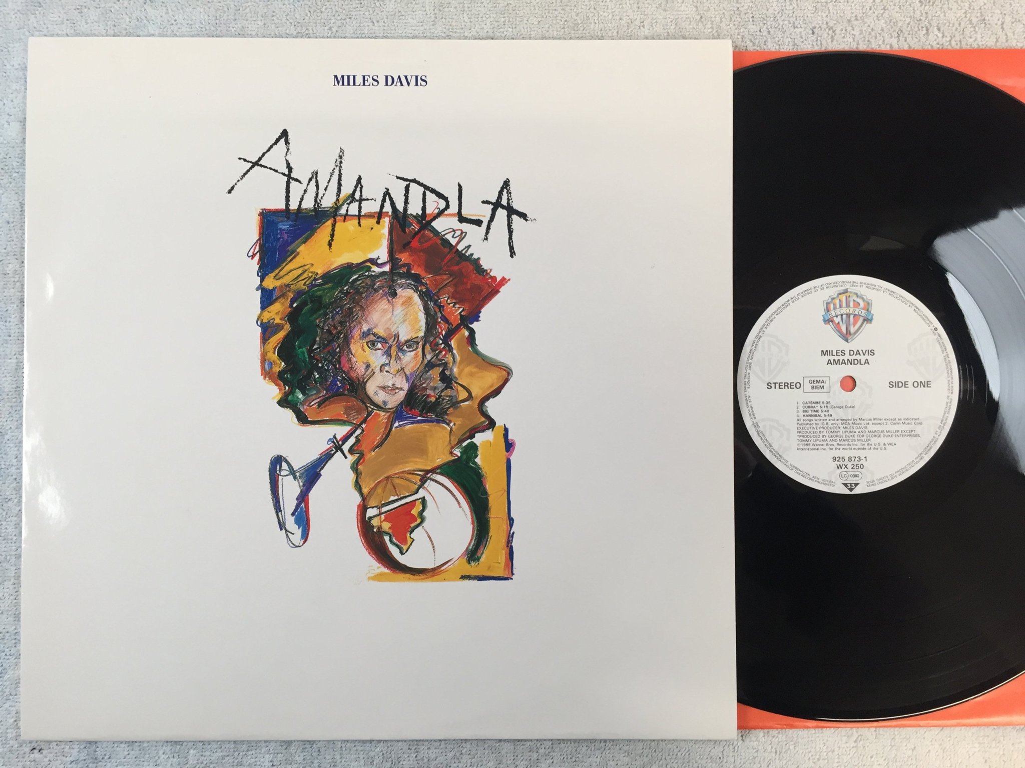 Omslagsbild för skivan MILES DAVIS amandla LP -89 Ger WARNER 925 873-1