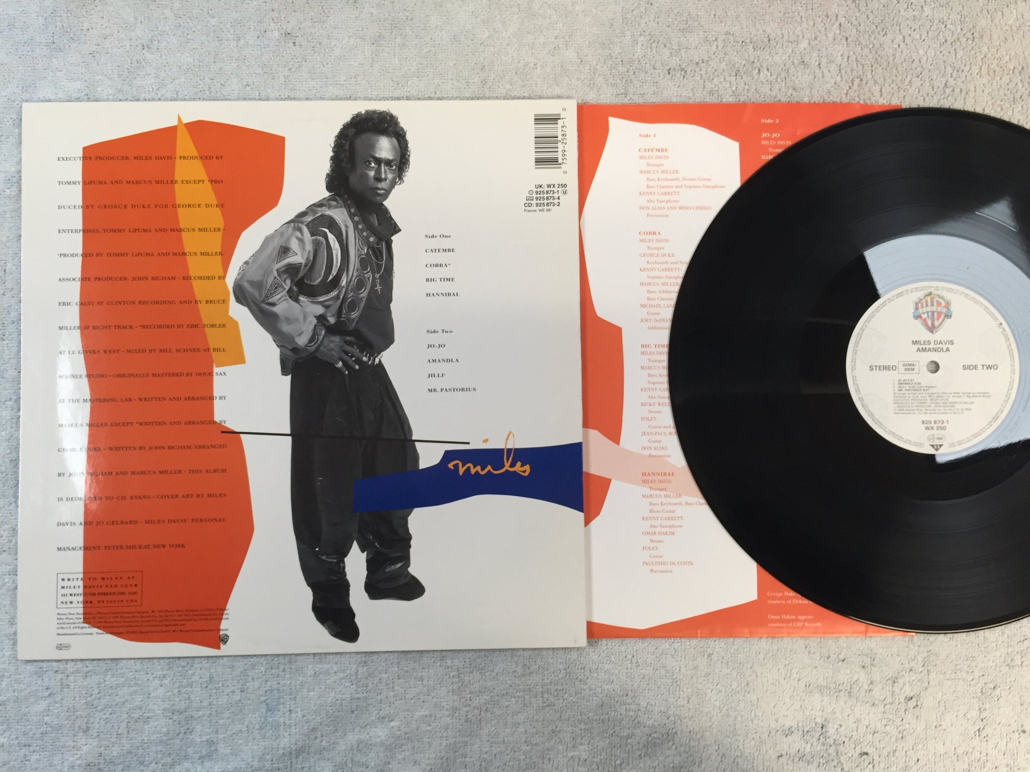 Omslagsbild för skivan MILES DAVIS amandla LP -89 Ger WARNER 925 873-1