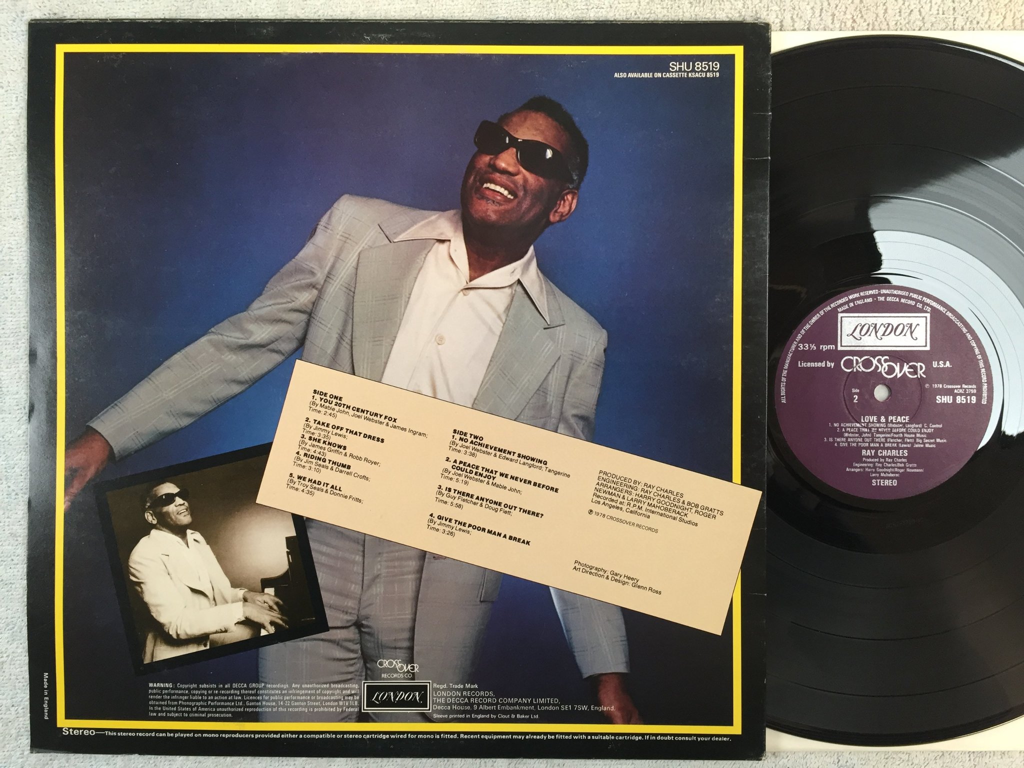 Omslagsbild för skivan RAY CHARLES love & peace LP -78 UK London SHU 8519
