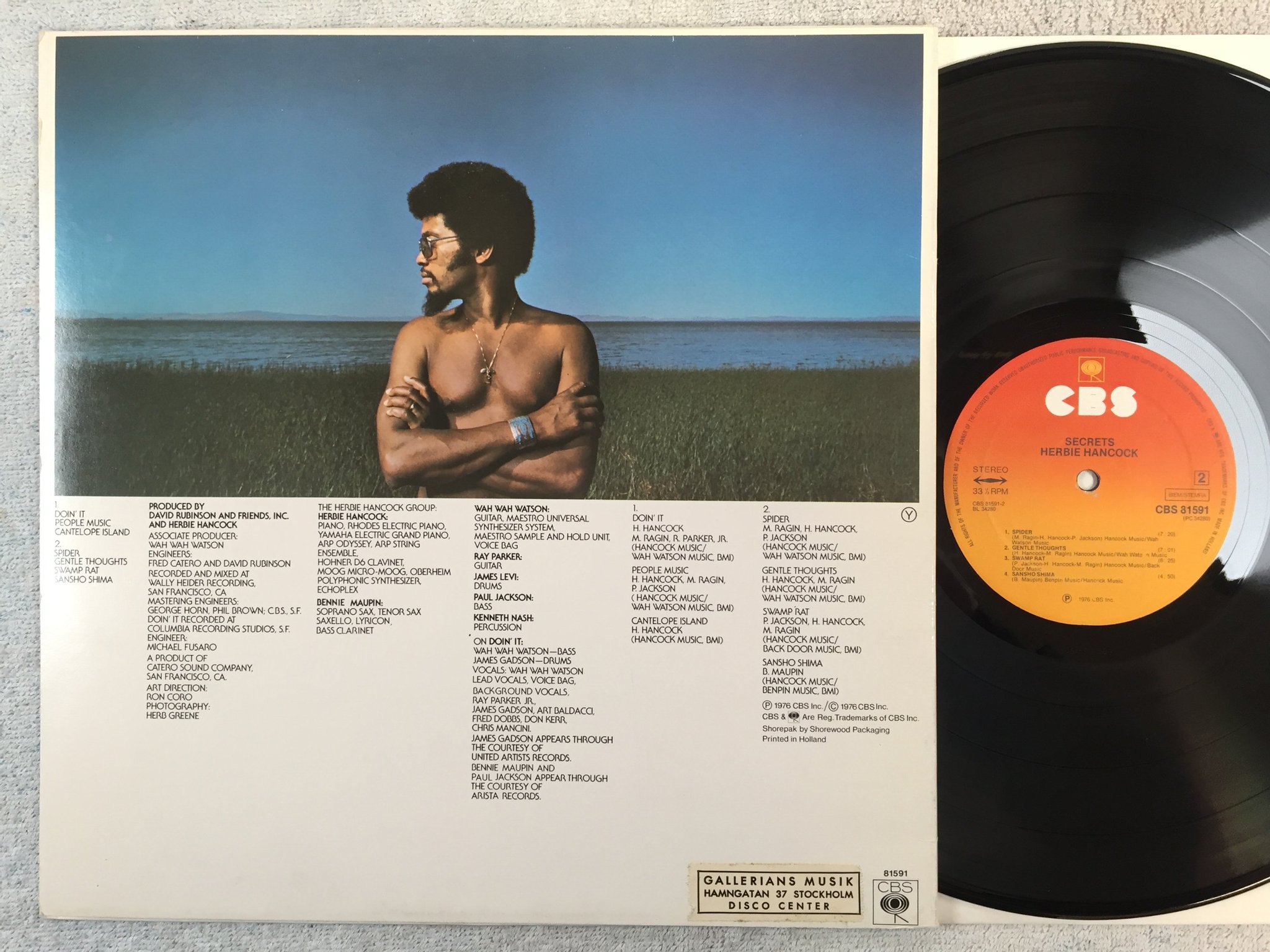 Omslagsbild för skivan HERBIE HANCOCK secrets LP -76 Hol CBS 81591