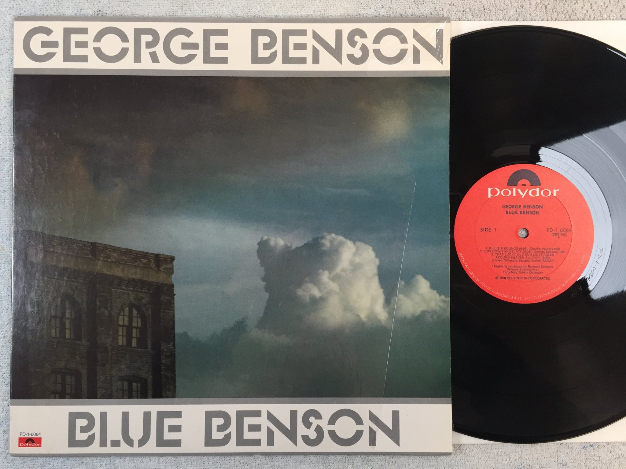 Omslagsbild för skivan GEORGE BENSON blue benson LP -76 US POLYDOR PD-1-6084