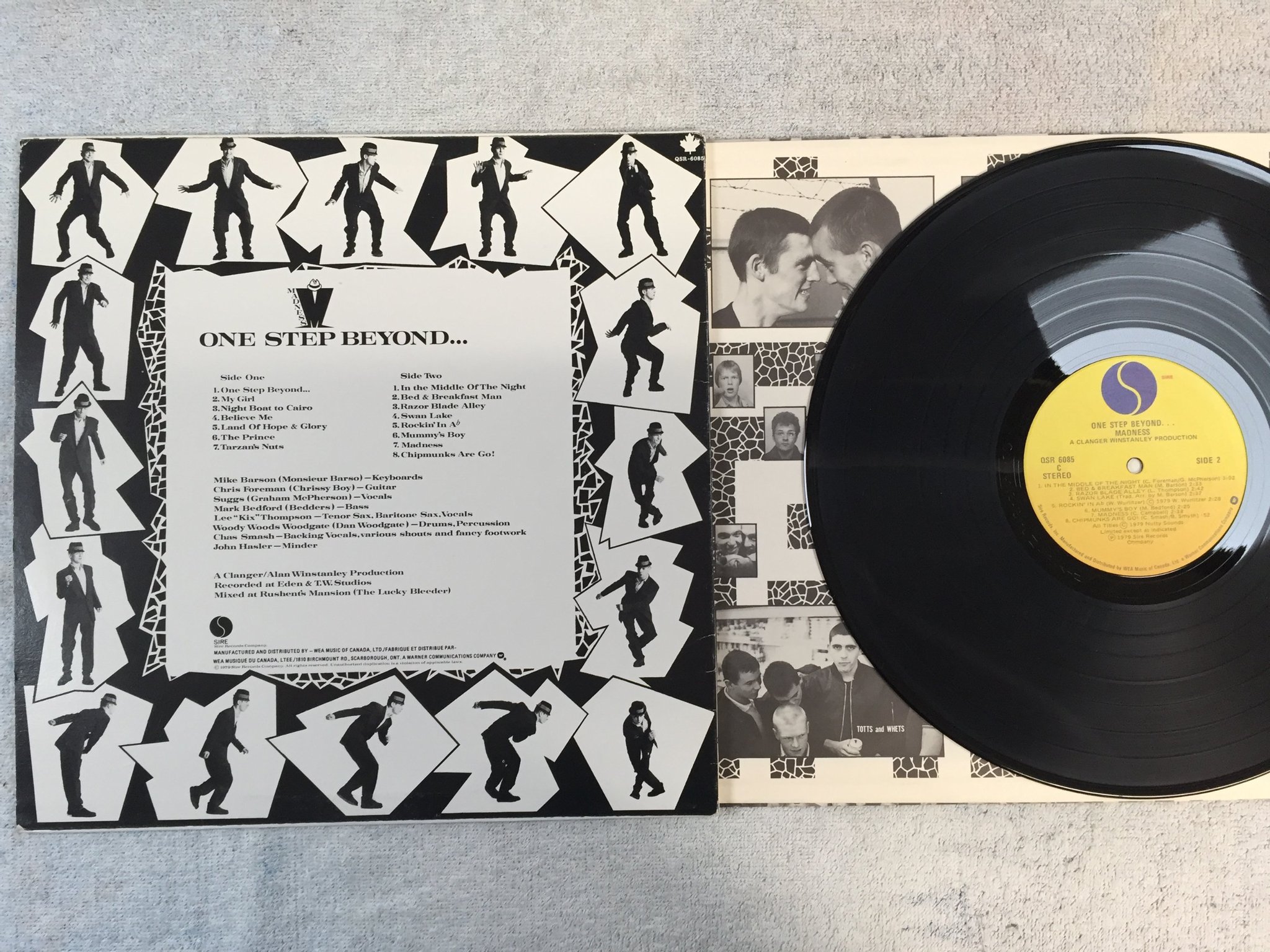 Omslagsbild för skivan MADNESS one step beyond LP -79 Can SIRE QSR 6085