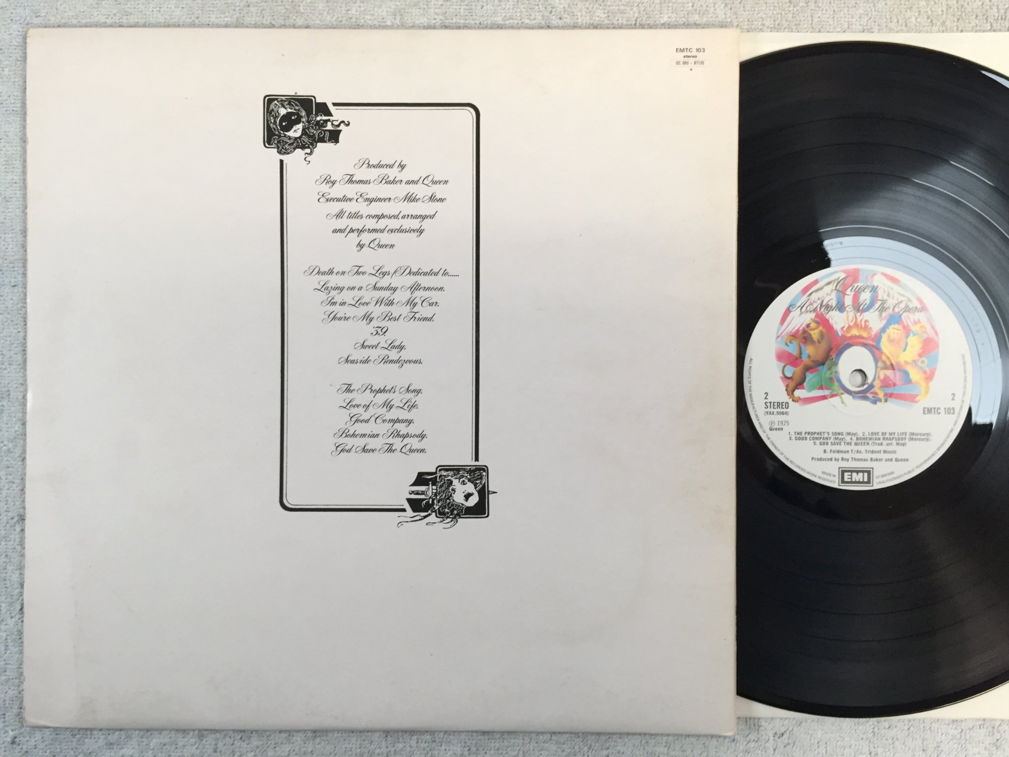 Omslagsbild för skivan QUEEN a night at the opera LP -75 UK EMI EMTC 103