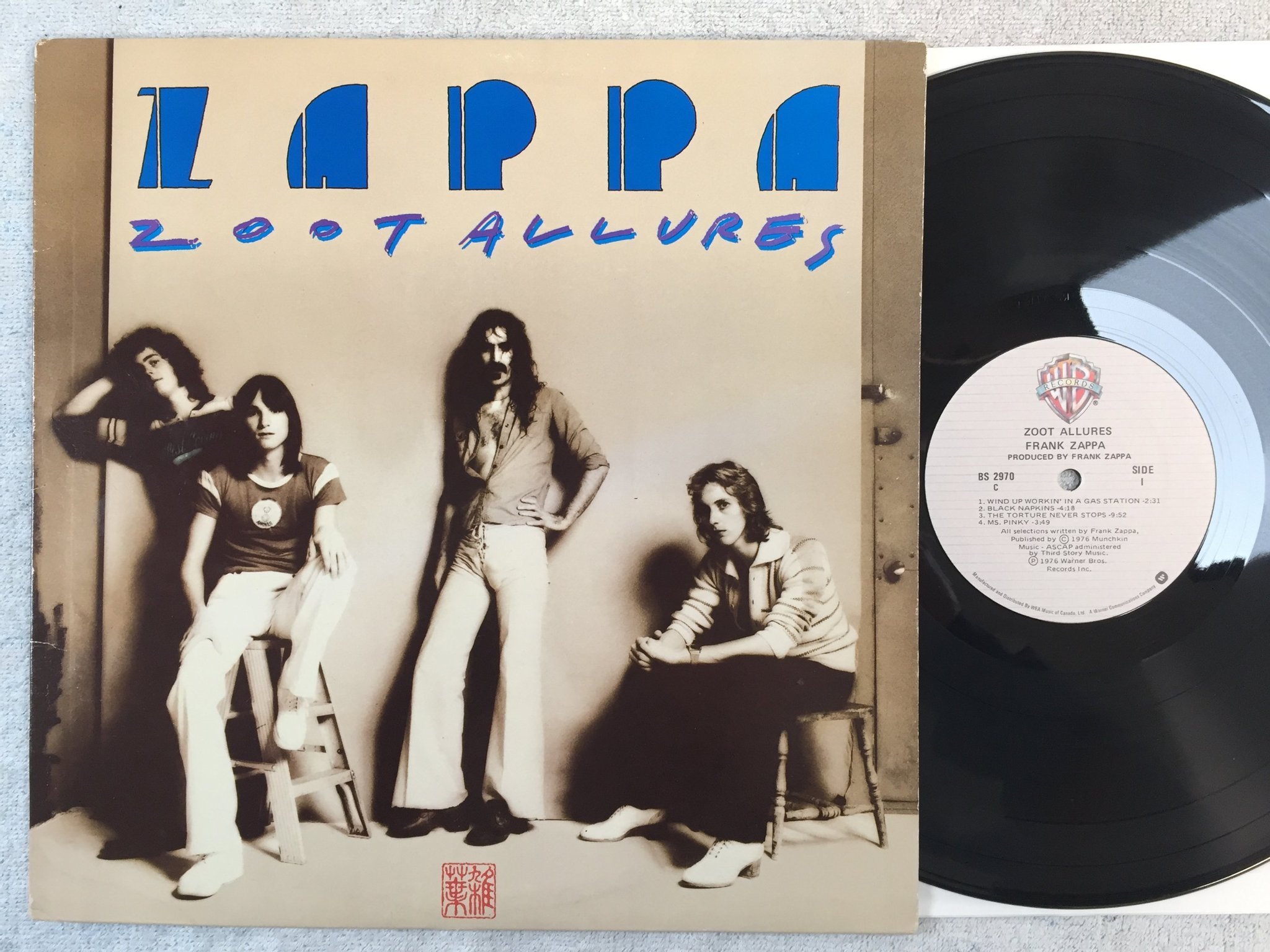 Omslagsbild för skivan FRANK ZAPPA zoot allures LP -76 Can WARNER BROS BS 2970