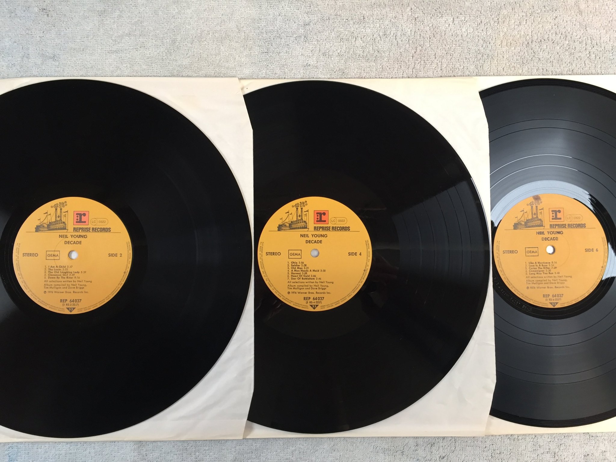 Omslagsbild för skivan NEIL YOUNG decade 2xLP -76 Ger REPRISE REP 64037