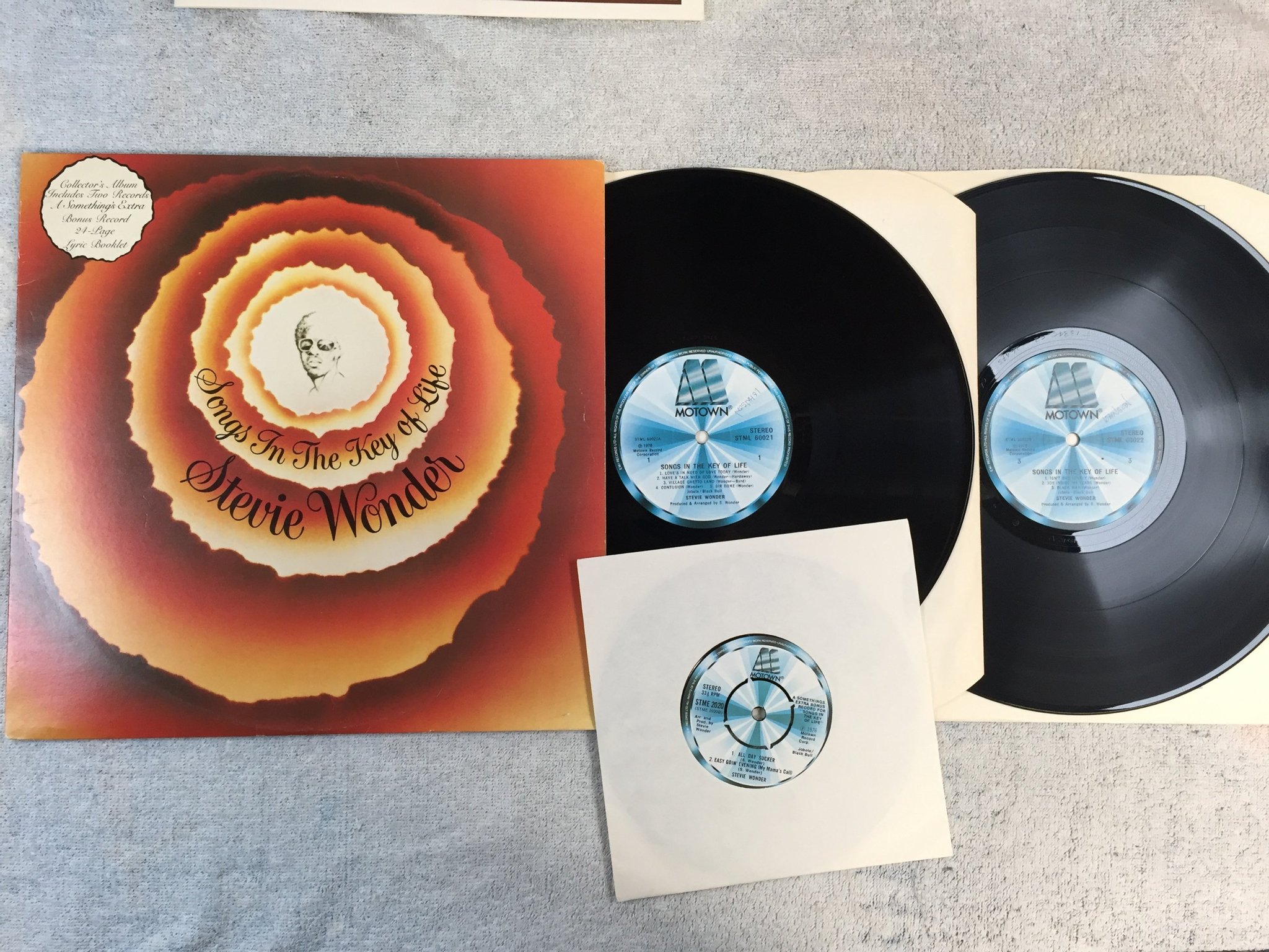 Omslagsbild för skivan STEVIE WONDER songs in the keys of life 2xLP + 7"single UK MOTOWN STML 60022