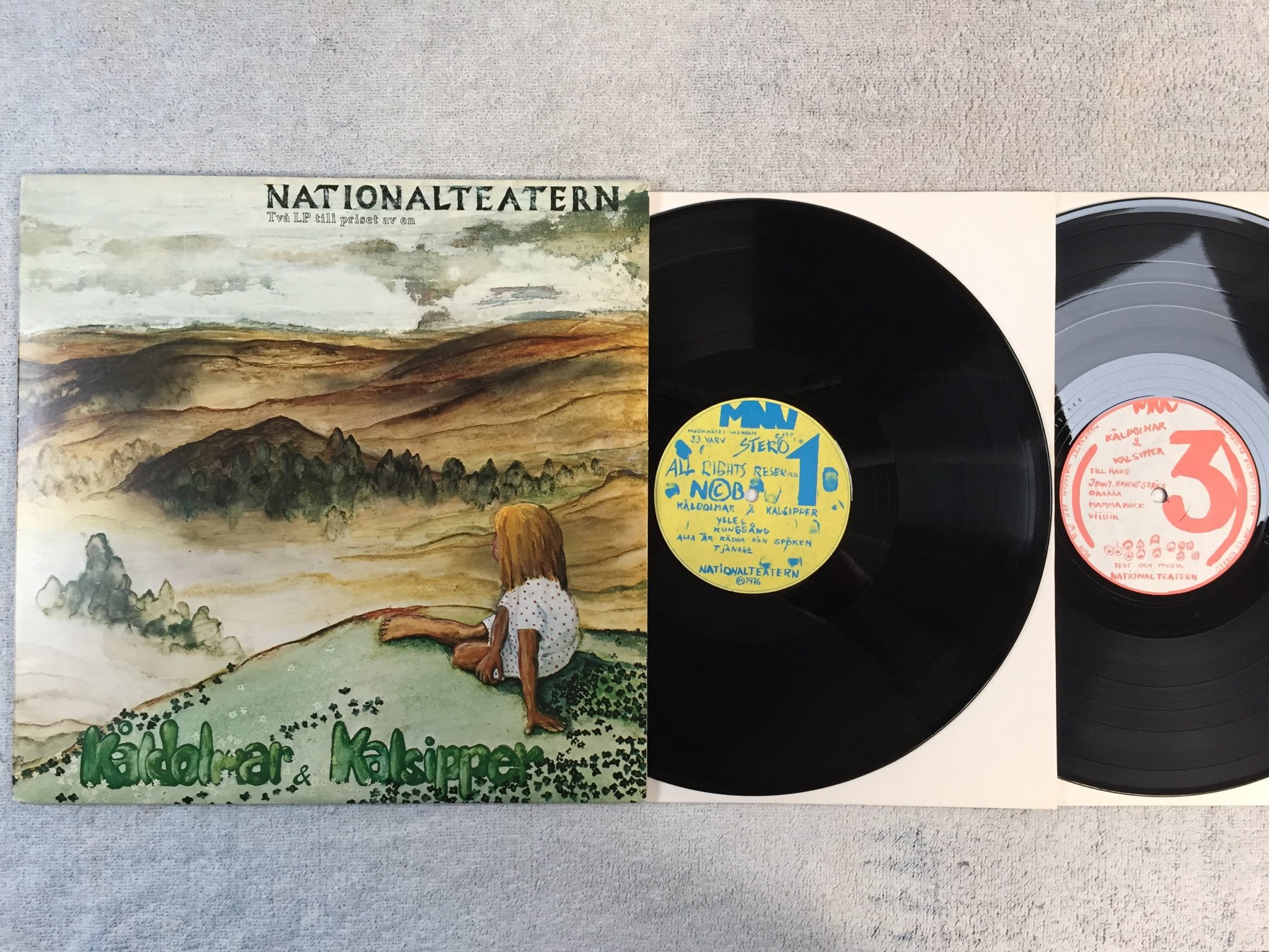 Omslagsbild för skivan NATIONALTEATERN kåldolmar & kalsipper 2xLP -76 Swe MNW 64P