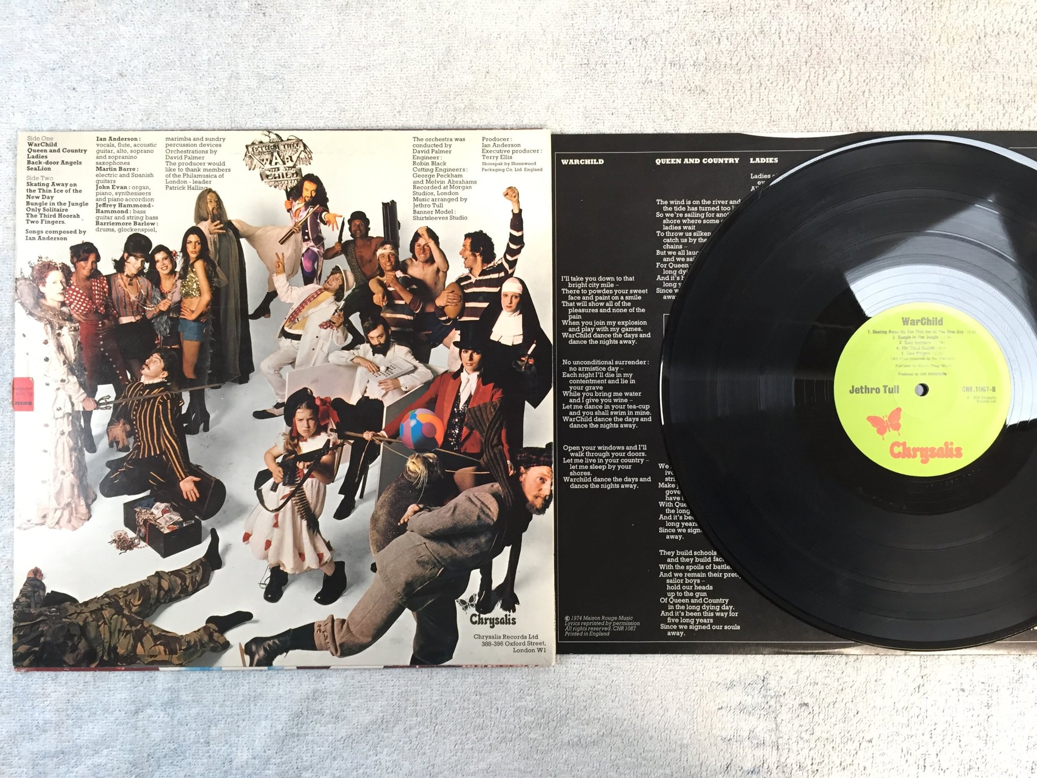Omslagsbild för skivan JETHRO TULL warchild LP -74 US CHRYSALIS CHR 1067