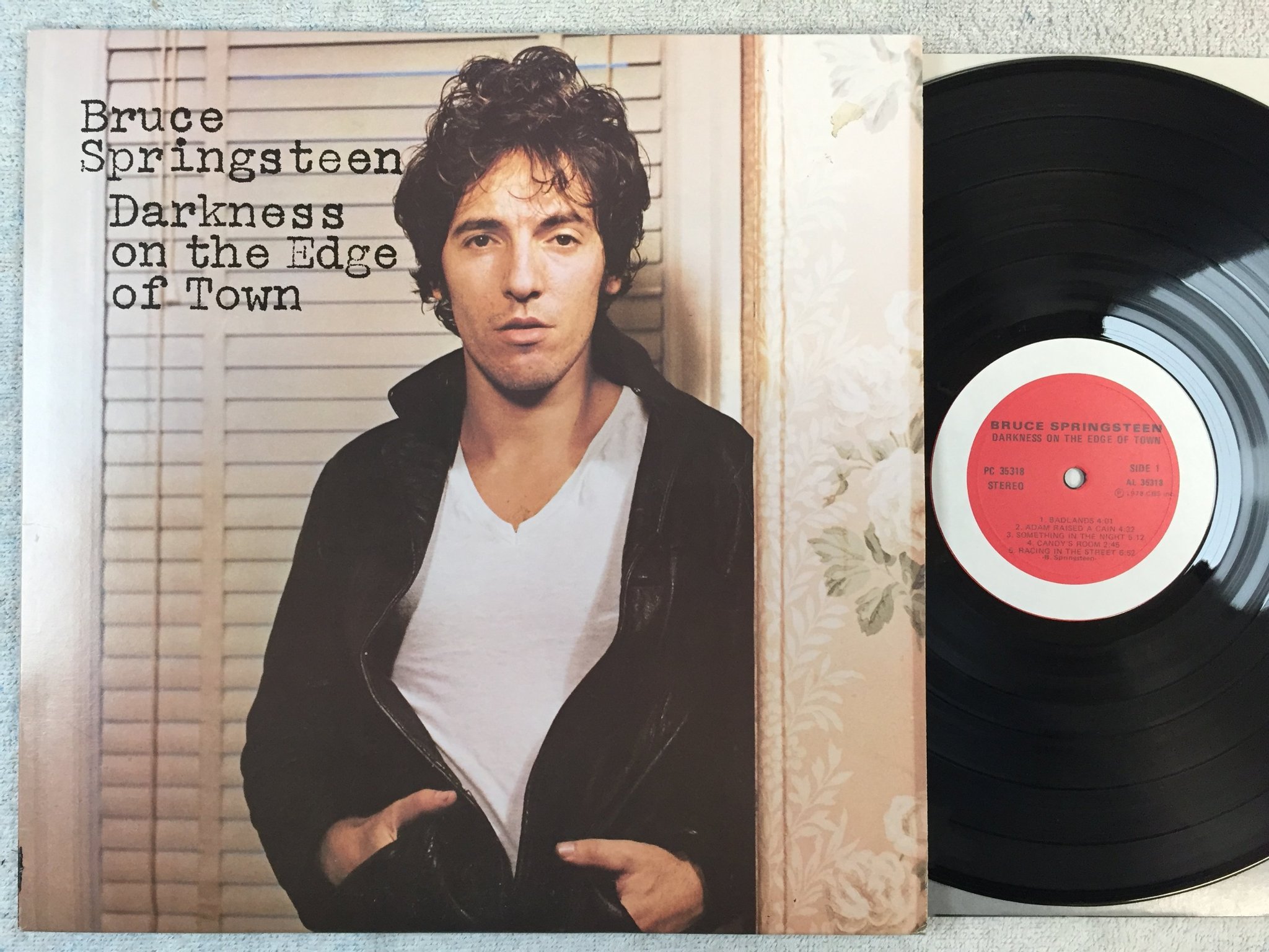 Omslagsbild för skivan BRUCE SPRINGSTEEN darkness on the edge of town LP -78 US Can COLUMBIA PC 35318