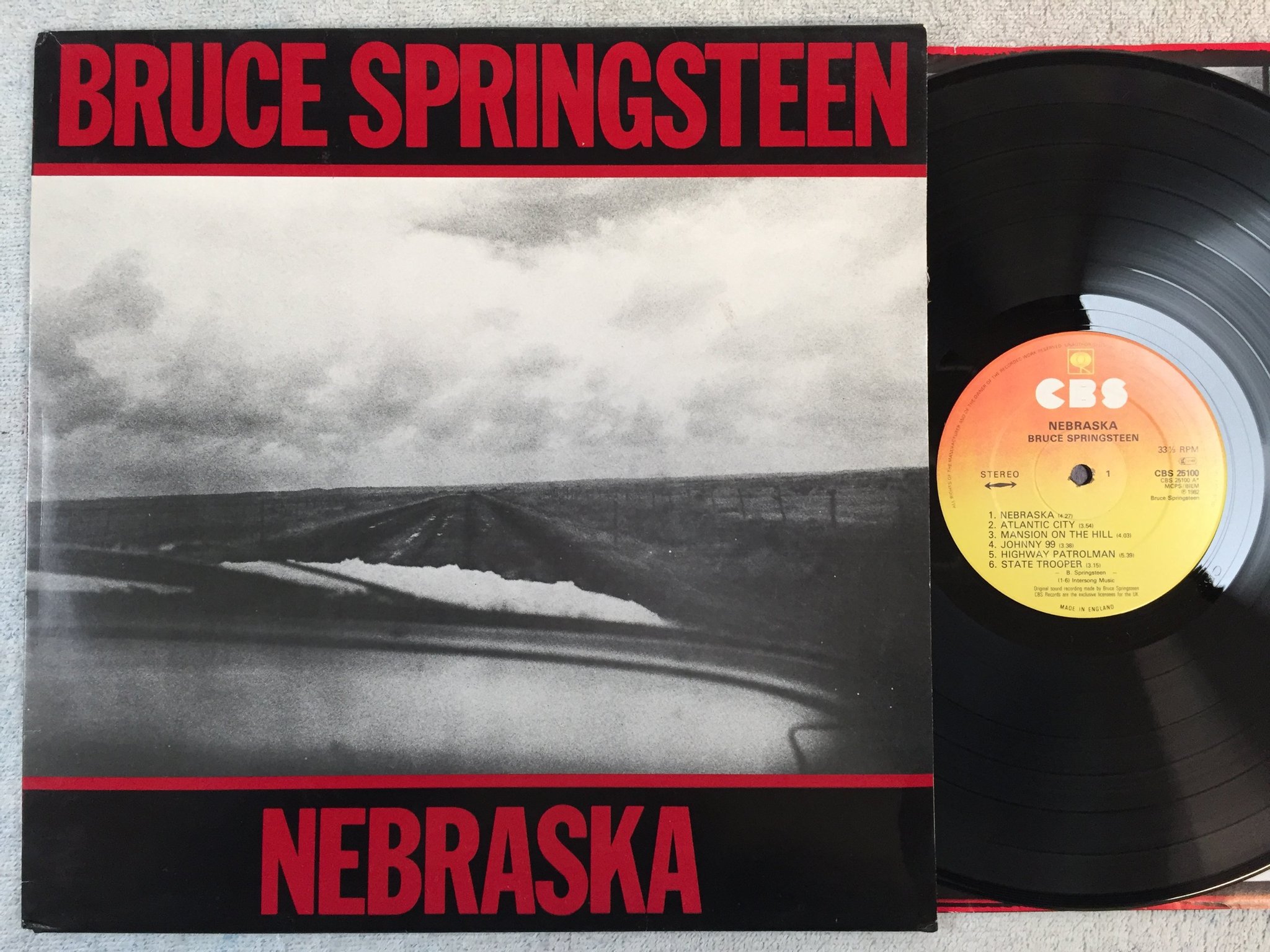 Omslagsbild för skivan BRUCE SPRINGSTEEN Nebraska LP -82 UK CBS 25100
