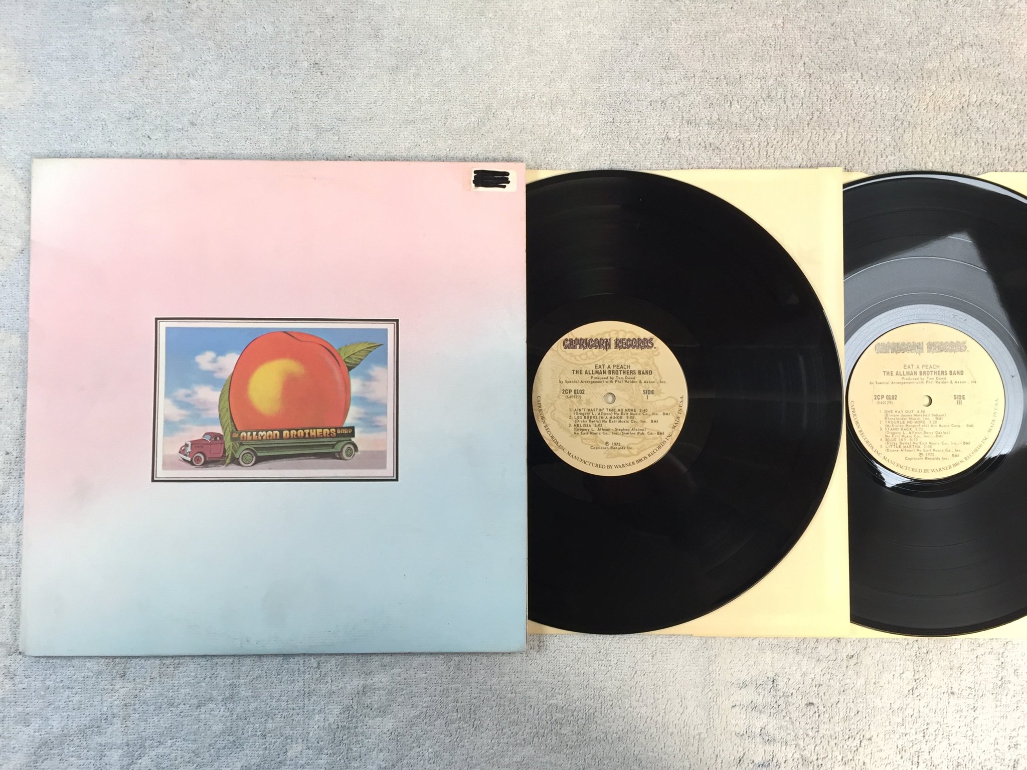 Omslagsbild för skivan THE ALLMAN BROTHERS BAND eat a peach 2xLP -72 US CAPRICORN 3CP 0102
