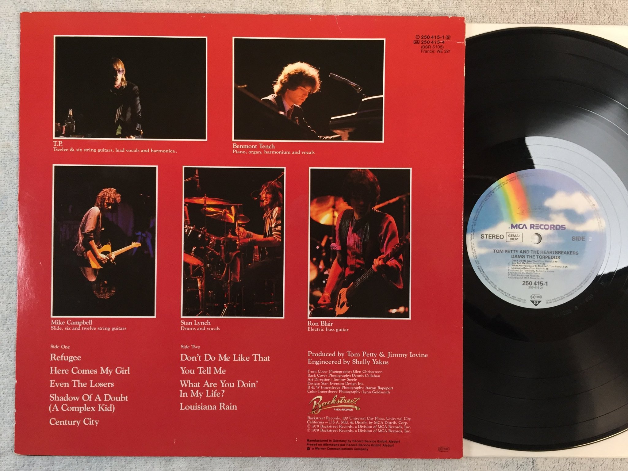 Omslagsbild för skivan TOM PETTY & THE HEARTBREAKERS damn the torpedos LP -79 Ger MCA 250 415-1