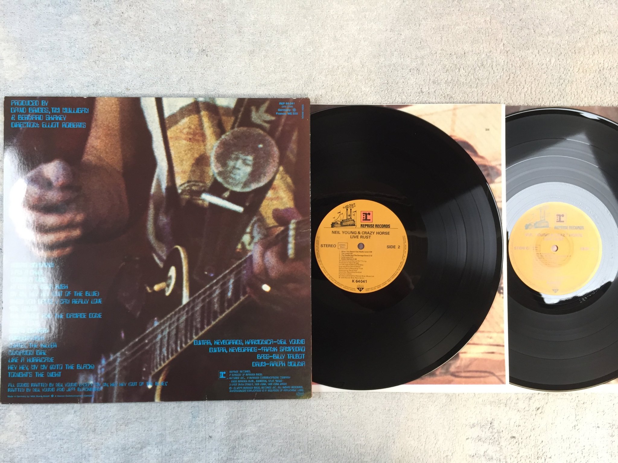 Omslagsbild för skivan NEIL YOUNG & CRAZY HORSE live rust LP -79 Ger REPRISE K 64041