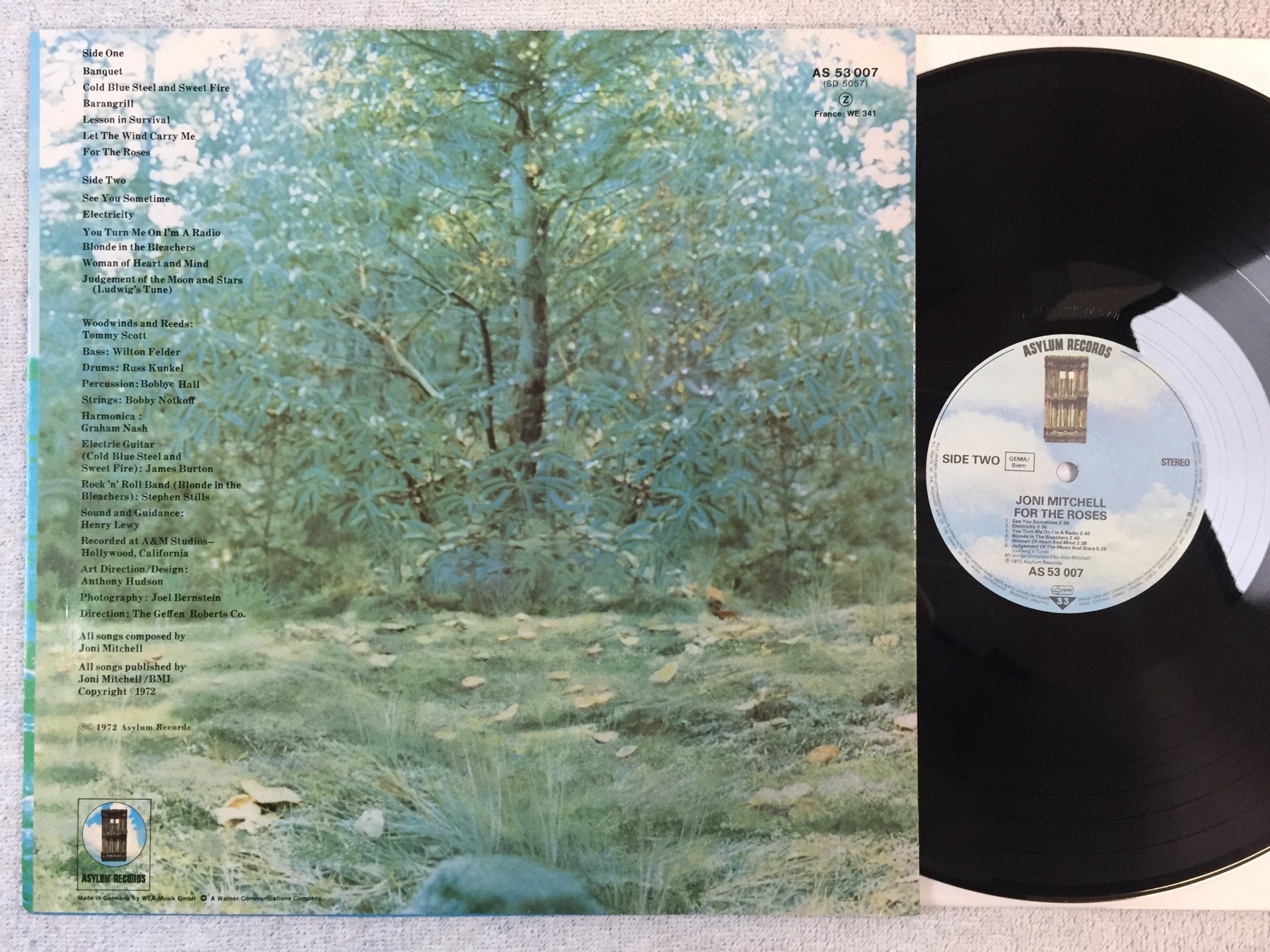 Omslagsbild för skivan JONI MITCHELL For The Roses LP  re Ger AYLUM AS 53 007