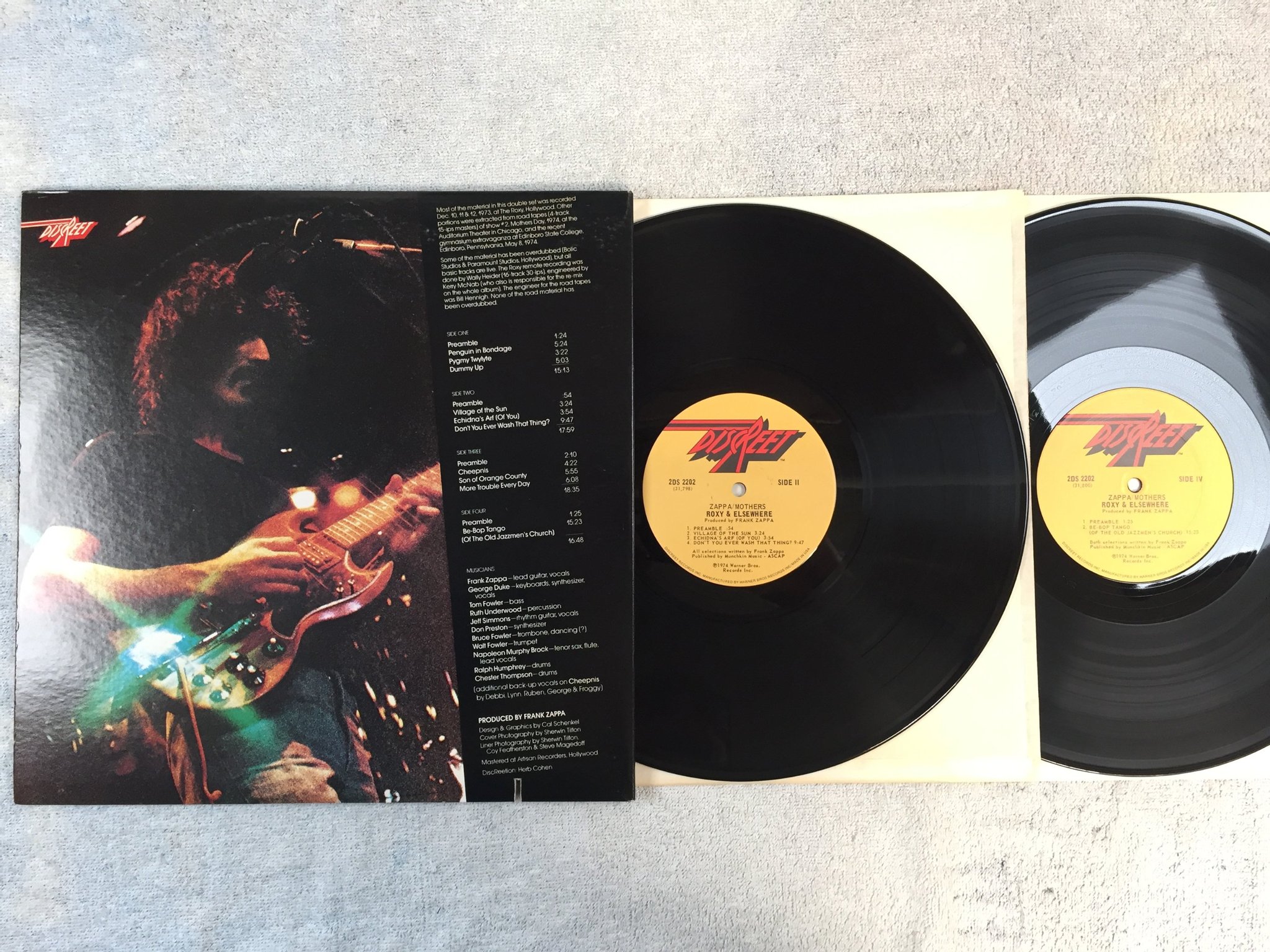 Omslagsbild för skivan FRANK ZAPPA / THE MOTHERS Roxy & elsewhere 2xLP -74 US DISCREET 2DS 2202