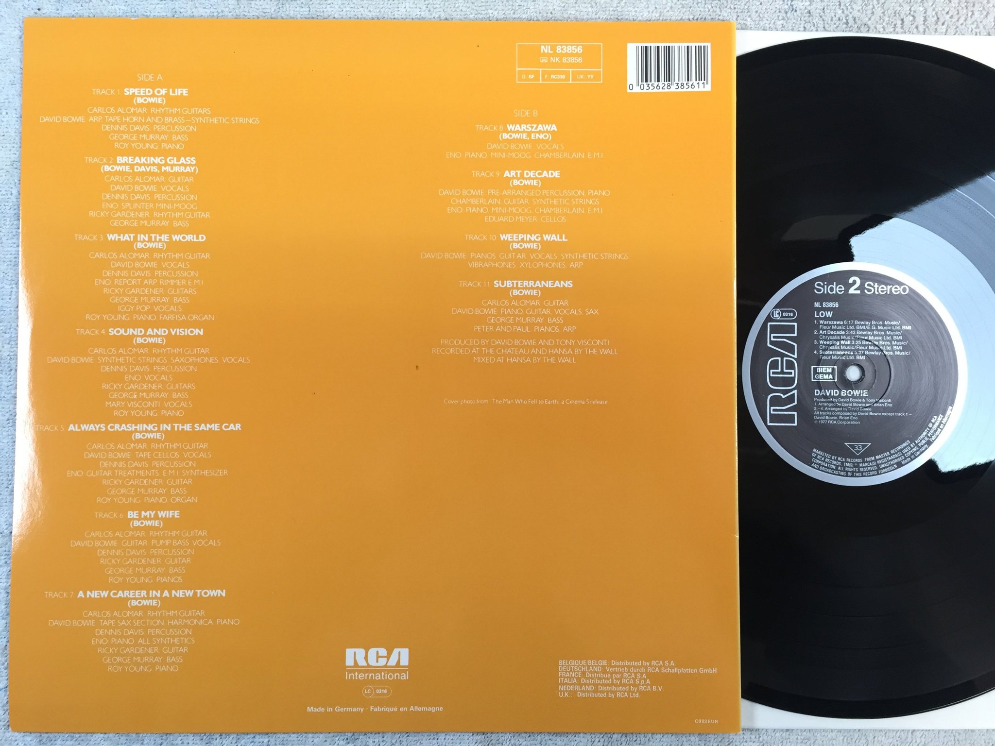 Omslagsbild för skivan DAVID BOWIE low LP re Ger RCA NL 83856