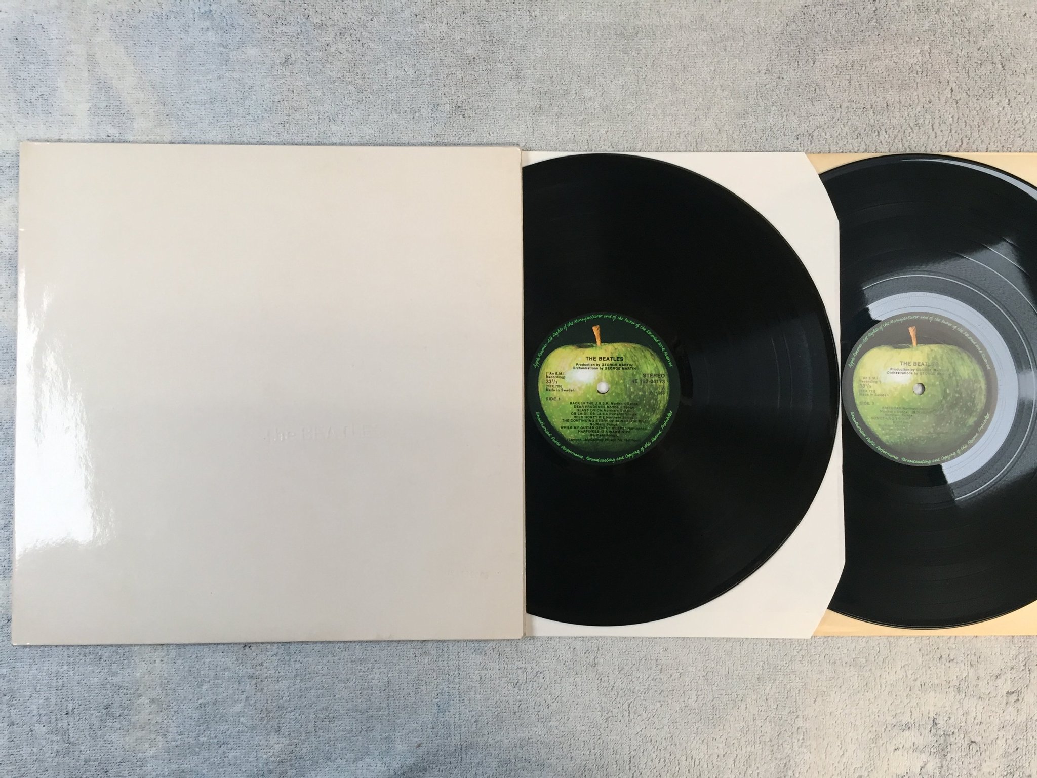 Omslagsbild för skivan THE BEATLES white album 2xLP numbered swedish issue #139009 APPLE 4E 192-04173