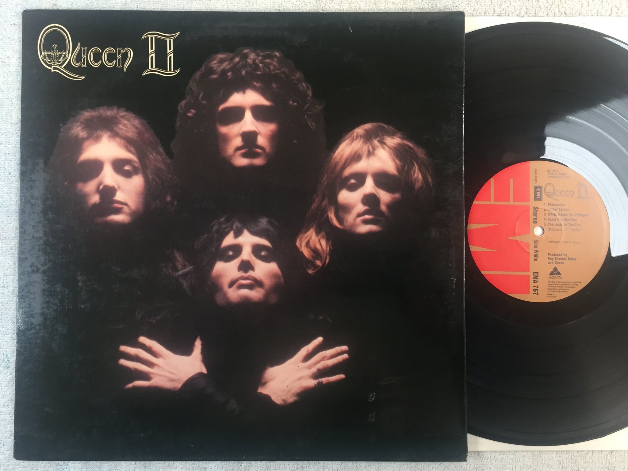 Omslagsbild för skivan QUEEN Queen II LP -74 UK EMI EMA 767
