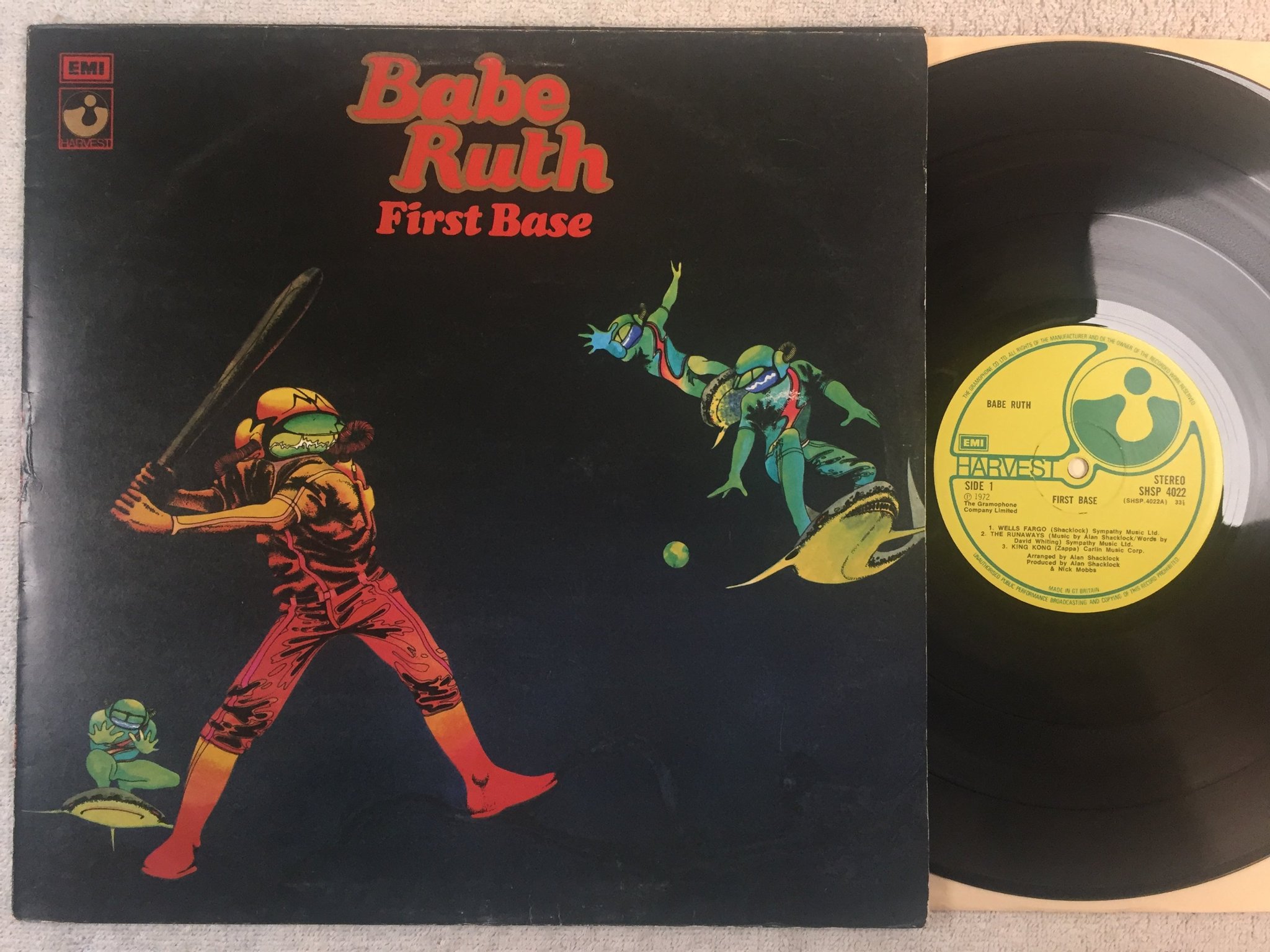 Omslagsbild för skivan BABE RUTH first base LP -72 UK HARVEST SHSP 4022