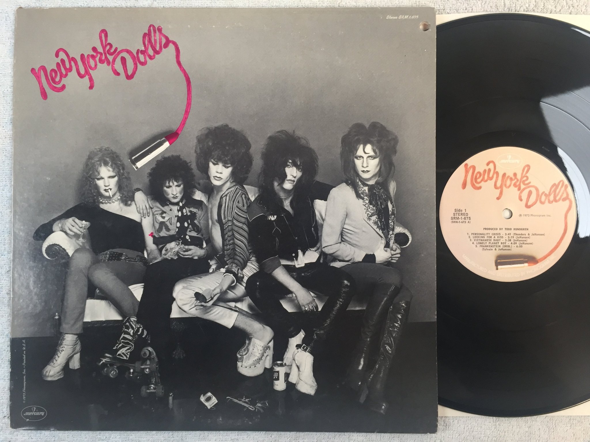 Omslagsbild för skivan NEW YORK DOLLS s/t LP -73 US MERCURY SRM 1-675 "sterling" Rare!