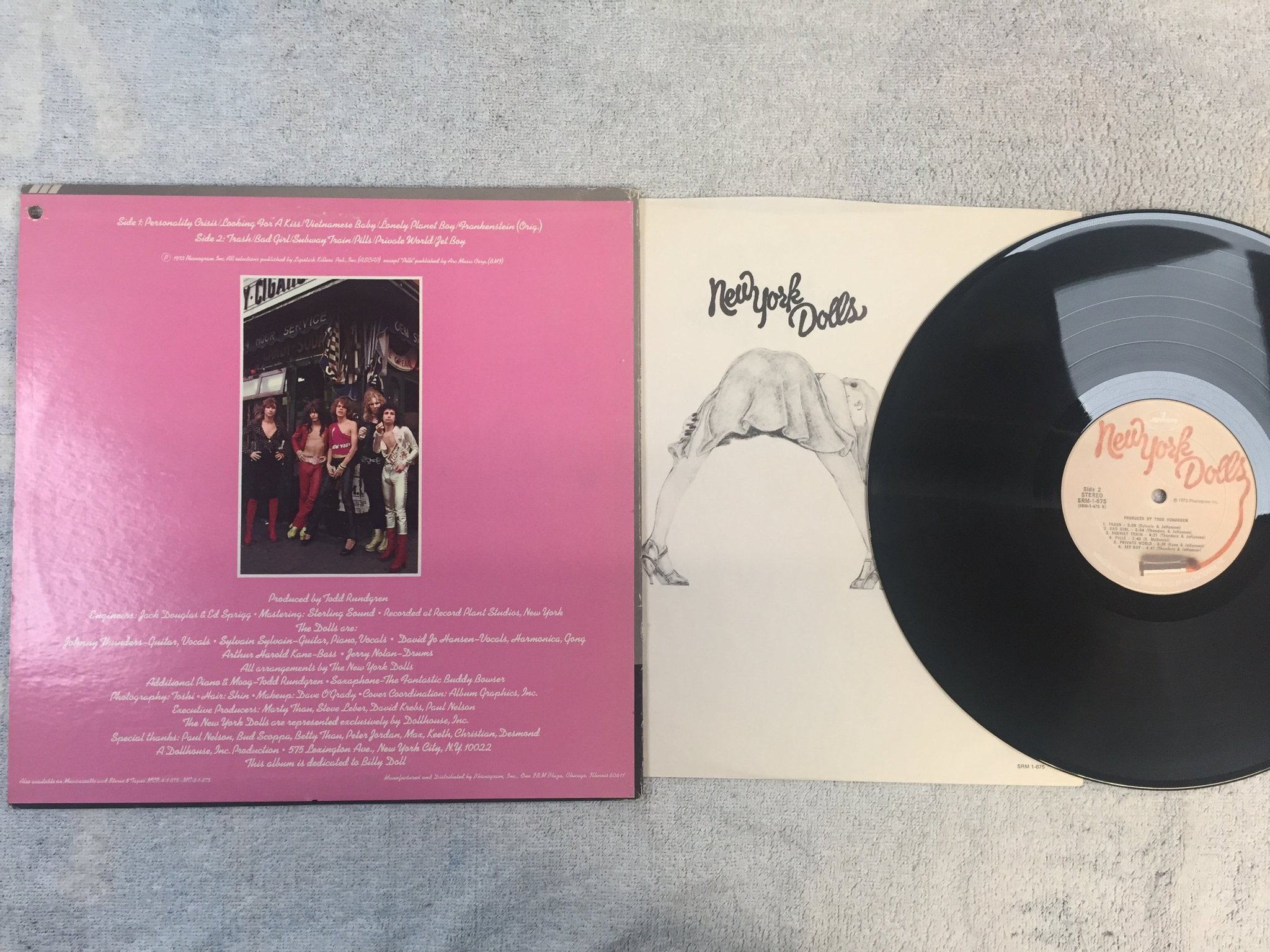 Omslagsbild för skivan NEW YORK DOLLS s/t LP -73 US MERCURY SRM 1-675 "sterling" Rare!
