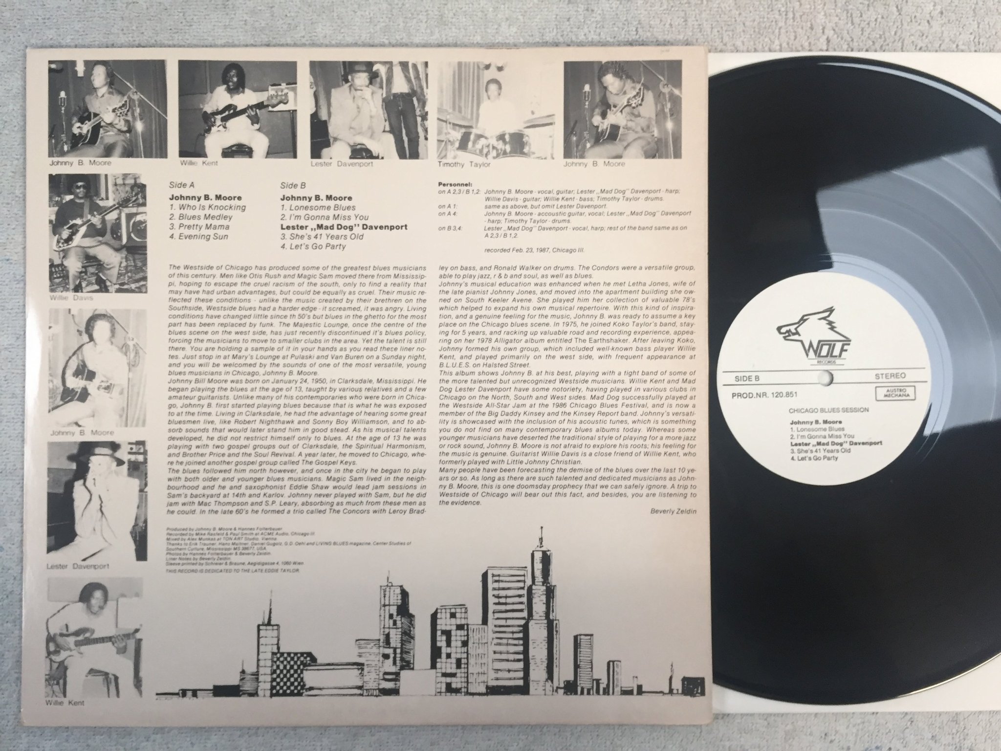 Omslagsbild för skivan JOHNNY B MOORE Chicago blues session vol 5 LP -87 Austria WOLF 120851 